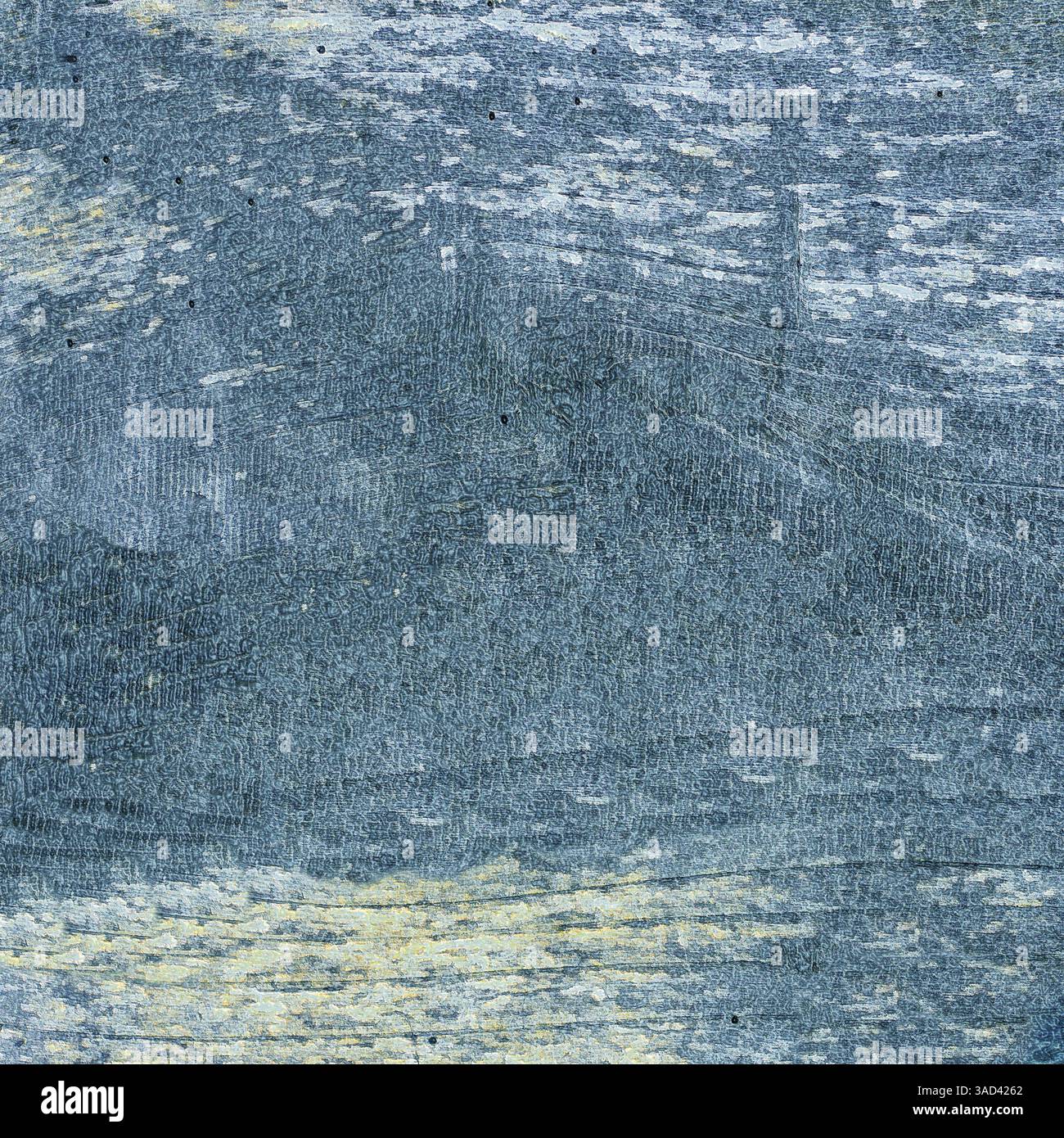 Blau lackierte Holzoberfläche mit sichtbaren Rissen und Verschleiß, die einen strukturierten Hintergrund bildet. Weißrussland Stockfoto