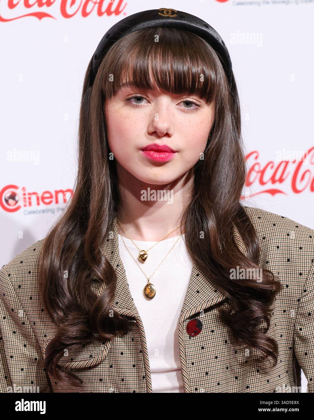 LAS VEGAS, NEVADA, USA – 3. APRIL: Die US-amerikanische Schauspielerin Violet McGraw kommt zu den CinemaCon Big Screen Achievement Awards 2025, die im Omnia Nightclub im Caesars Palace stattfinden. CinemaCon ist die offizielle Tagung von Cinema United (ehemals National Association of Theatre Owners) am 3. April 2025 in Las Vegas, Nevada, USA. (Foto: Xavier Collin/Image Press Agency) Stockfoto