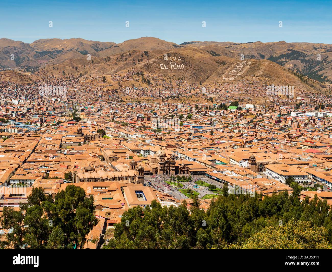 Beeindruckender Blick auf Cusco mit Plaza de Armas im Vordergrund, Peru Stockfoto