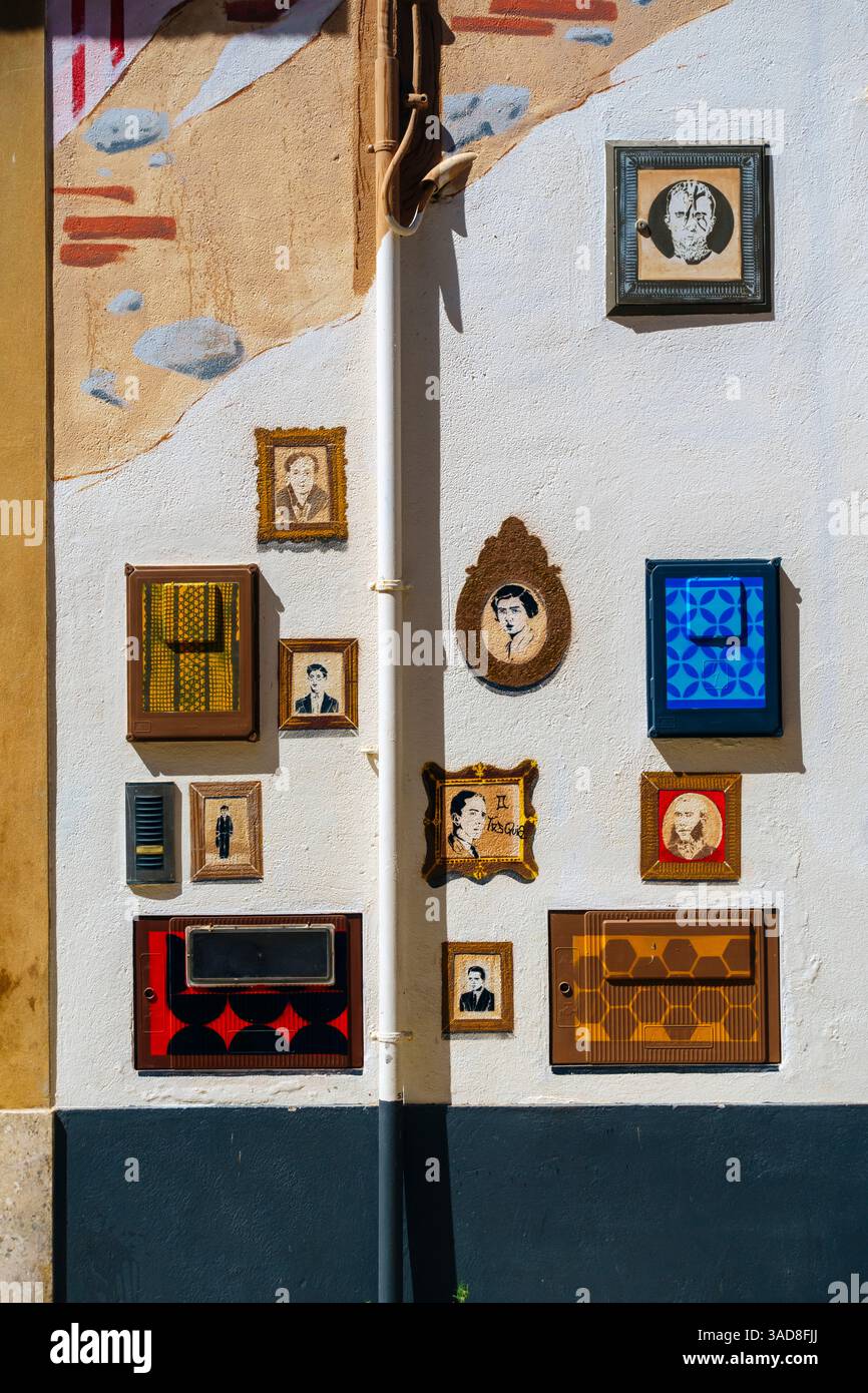 Gemalte Wandgemälde, Street Art auf weißer Wand, Lagos, Portugal Stockfoto