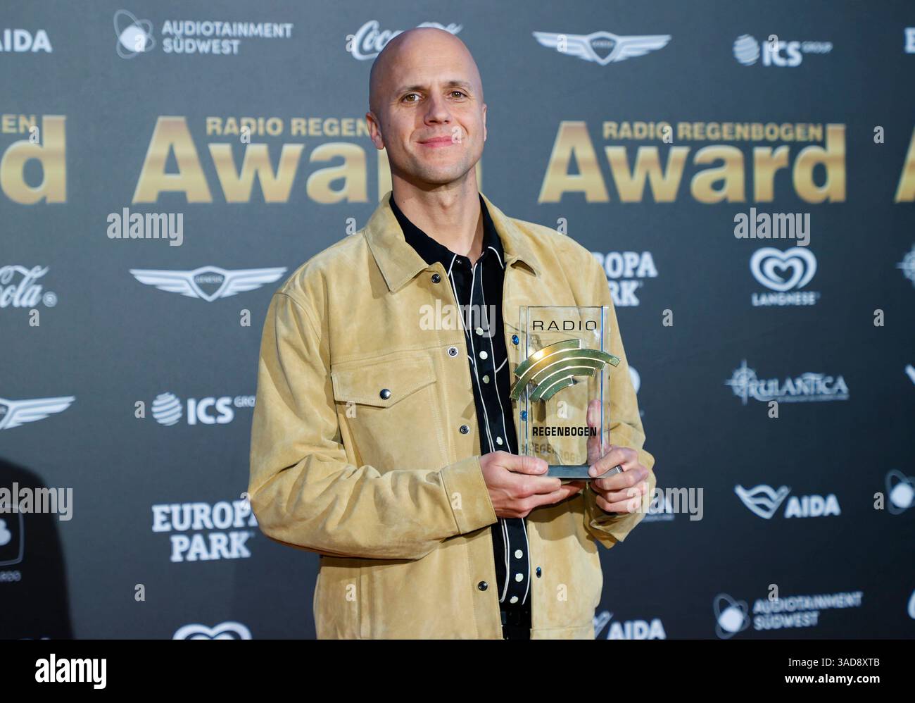 Rust, Deutschland - 4. April 2025: Der 25. Radio Regenbogen Award im Europa-Park mit dem belgischen Musiker Milow Jonathan Ivo Gilles Vandenbroeck 25. Radio Regenbogen Award im Europa-Park *** Rust, Deutschland 04. April 2025 der 25. Radio Regenbogen Award im Europa Park mit dem belgischen Musiker Milow Jonathan Ivo Gilles Vandenbroeck 25. Radio Regenbogen Award im Europa Park Stockfoto
