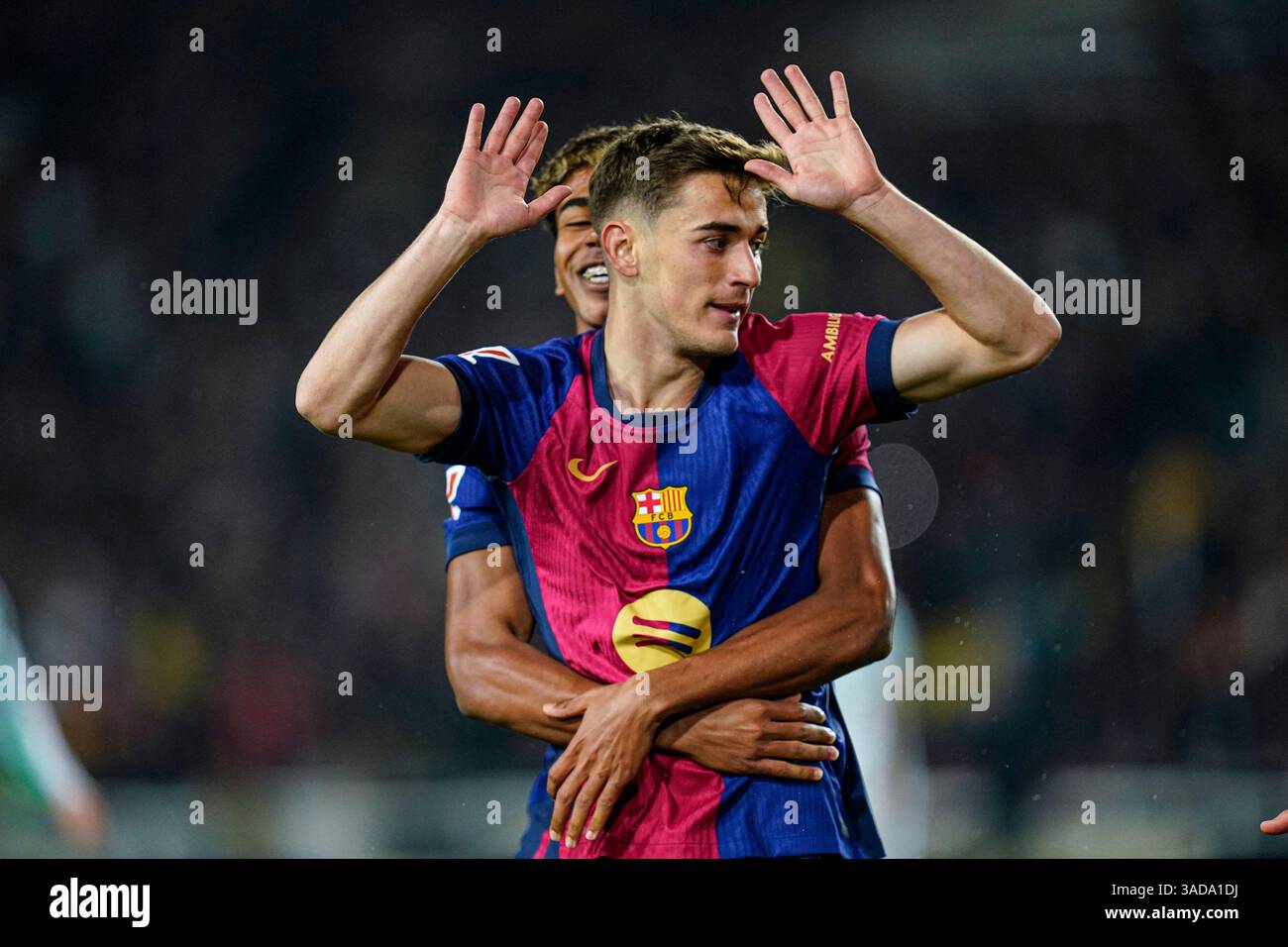 Barcelona, Spanien. April 2025. Barcelona, Spanien, Saison 2024/2025, La Liga EA Sports, Spieltag 30, FC Barcelona gegen Real Betis, Lluis Companys Stadium, 5. April 2025Pablo Martin Gavira Gavi vom FC Barcelona feiert das 1-0 mit Lamine Yamal während des La Liga EA Sports Spiels zwischen dem FC Barcelona und Real Betis, gespielt am 5. April 2025 im Lluis Companys Stadium in Barcelona, Spanien. (Foto: Sergio Ruiz/Imago) Credit: PRESSINPHOTO SPORTS AGENCY/Alamy Live News Stockfoto