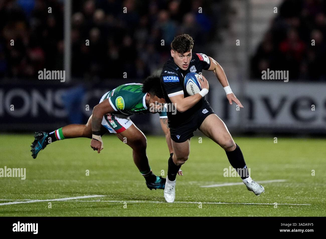 Glasgow Warriors Tom Jordan in Aktion während des Investec Champions Cup Spiels im Scotstoun Stadium, Glasgow. Bilddatum: Samstag, 5. April 2025. Stockfoto
