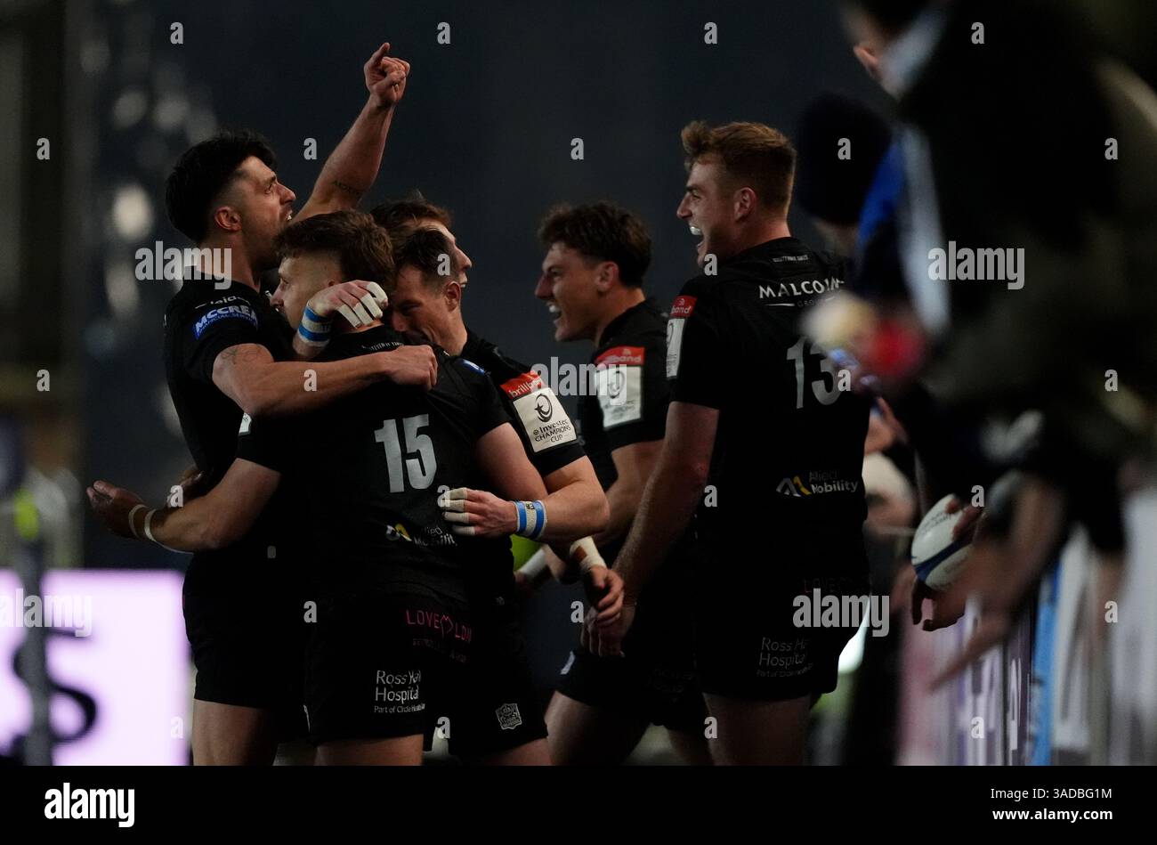 Glasgow Warriors feiern den Versuch beim Investec Champions Cup im Scotstoun Stadium. Bilddatum: Samstag, 5. April 2025. Stockfoto