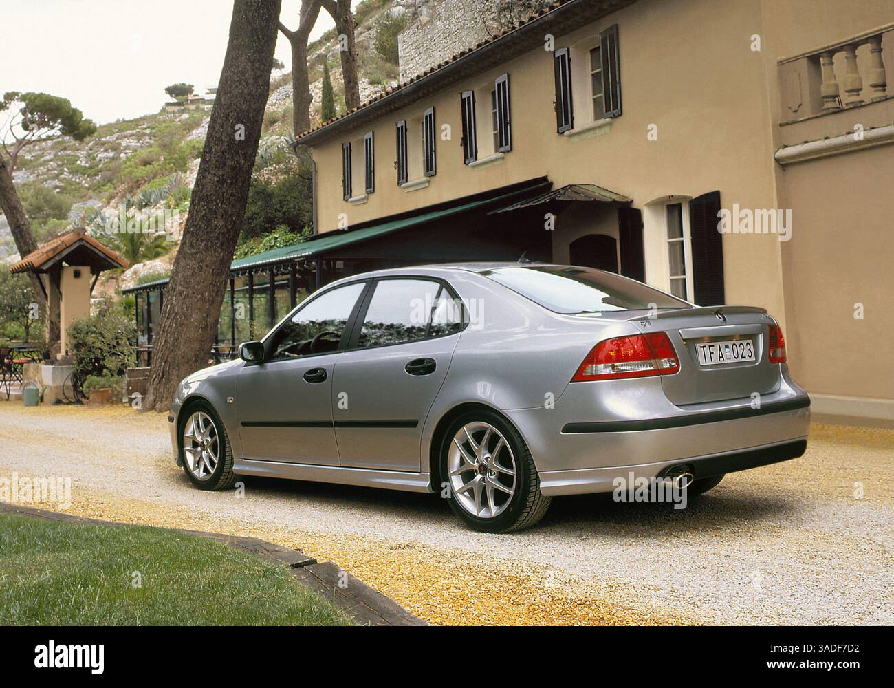 Januar 2004; Los Angeles, CA, USA; Die 2004 Saab 9-3 Vector Sport Limousine. (Kreditbild: Auto Images/ZUMAPRESS.com) Stockfoto