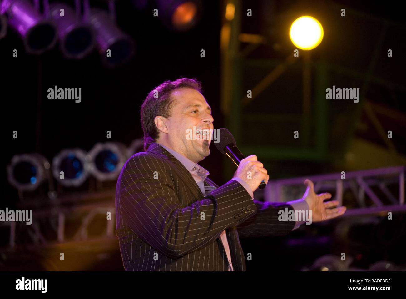 September 2009 - Hollywood, Kalifornien, USA - JOEY GIAN tritt bei der Prima Notte Gala für das Precious Cheese Feast of San Gennaro in Hollywood auf (Bild: Kayte Deioma/ZUMAPRESS.com) Stockfoto