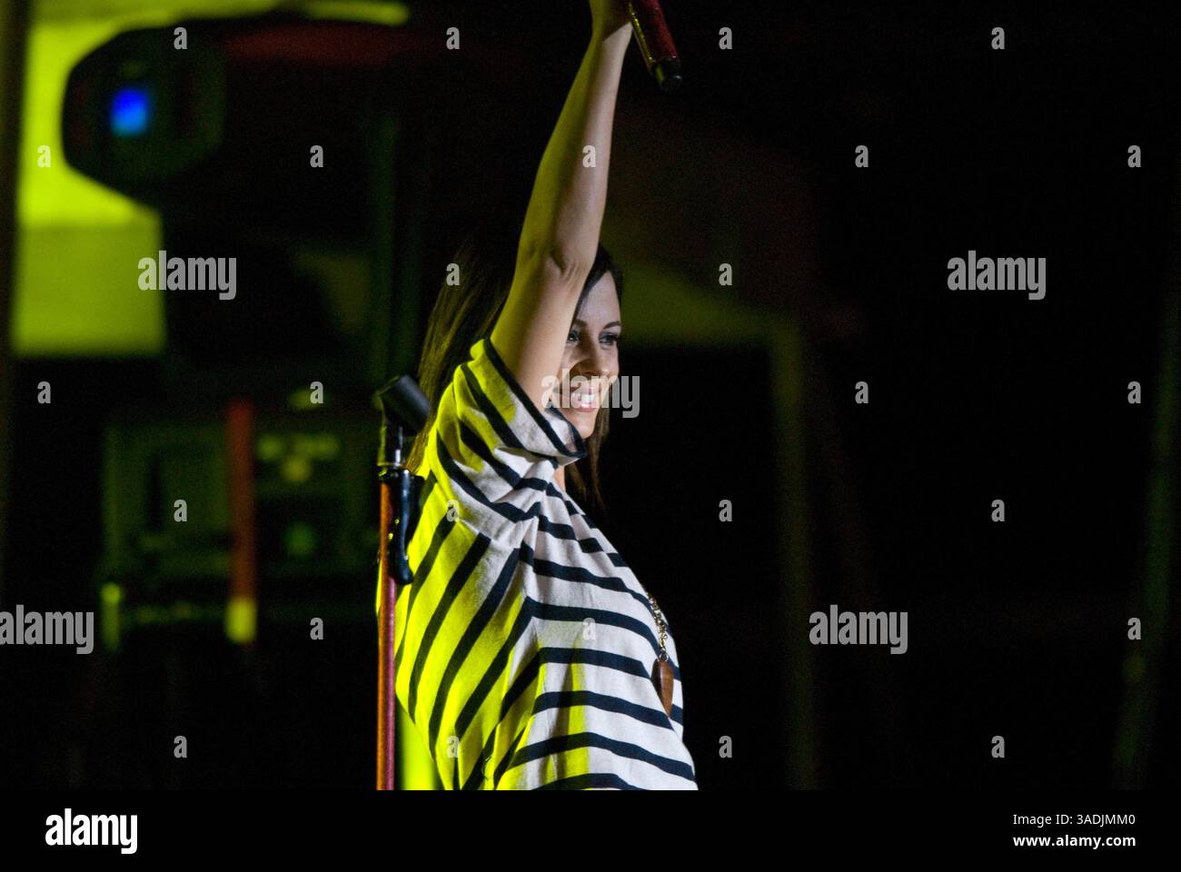 August 2008 – Harrisonburg, Virginia, USA – Country-Sängerin SARA EVANS tritt auf der Rockingham County Fair außerhalb von Harrisonburg auf (Bild: Pete Marovich/ZUMAPRESS.com) Stockfoto