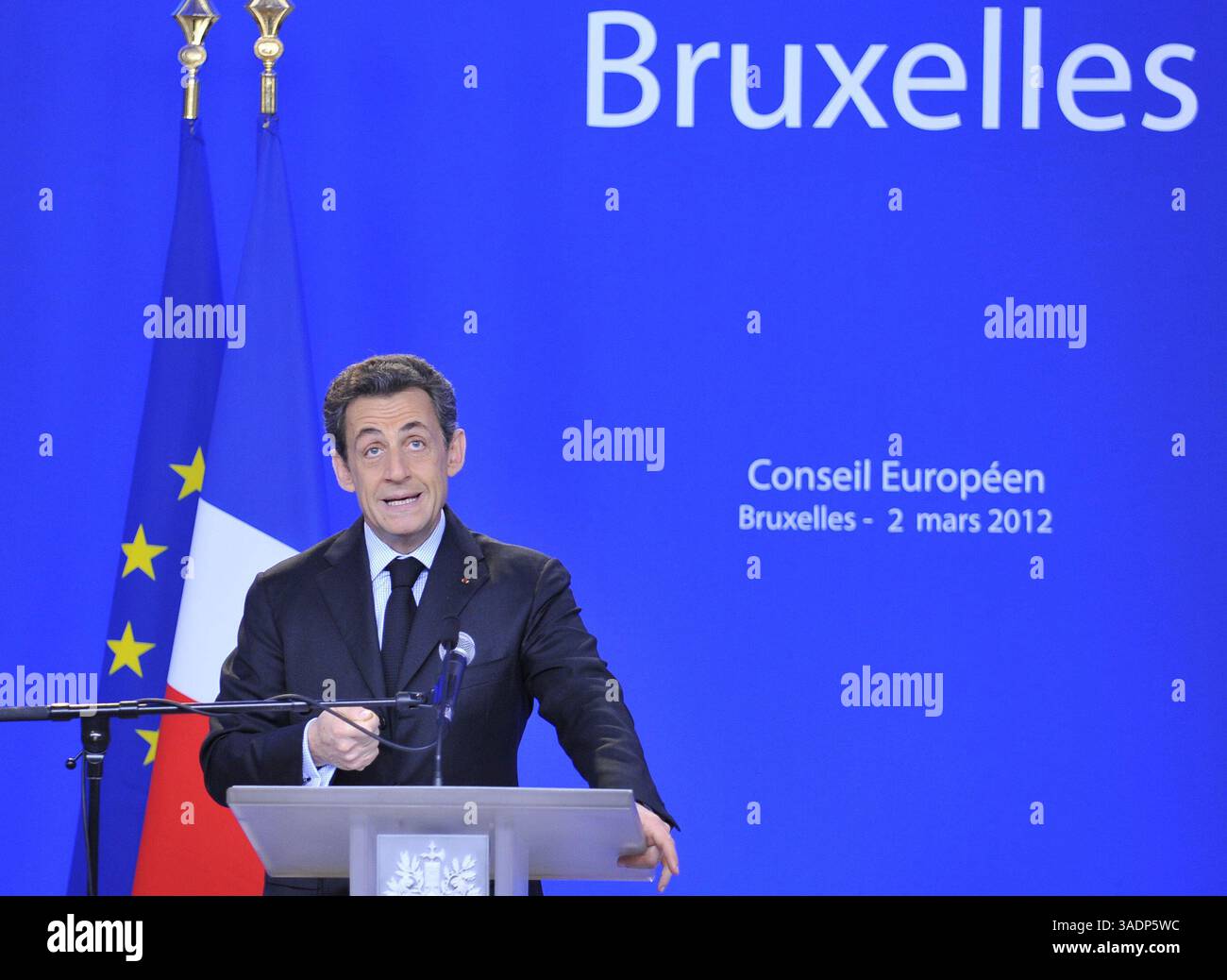 2. März 2012 - Belgien - (120302) -- BRUSELAS, marzo 2, 2012 (Xinhua) -- NicolÂ¨Â¢Sarkozy Participa en una conferencia de prensa realizada despÂ¨Â²es de la cumbre de la UniÂ¨Â®n Europea (UE) en BÂ¨Â¦lgica, Bruselas, el 2 de marzo de 2012. (Xinhua/YE Pingfan) (MP) (Bild: © YE Pingfan/Xinhua/ZUMAPRESS.com) Stockfoto