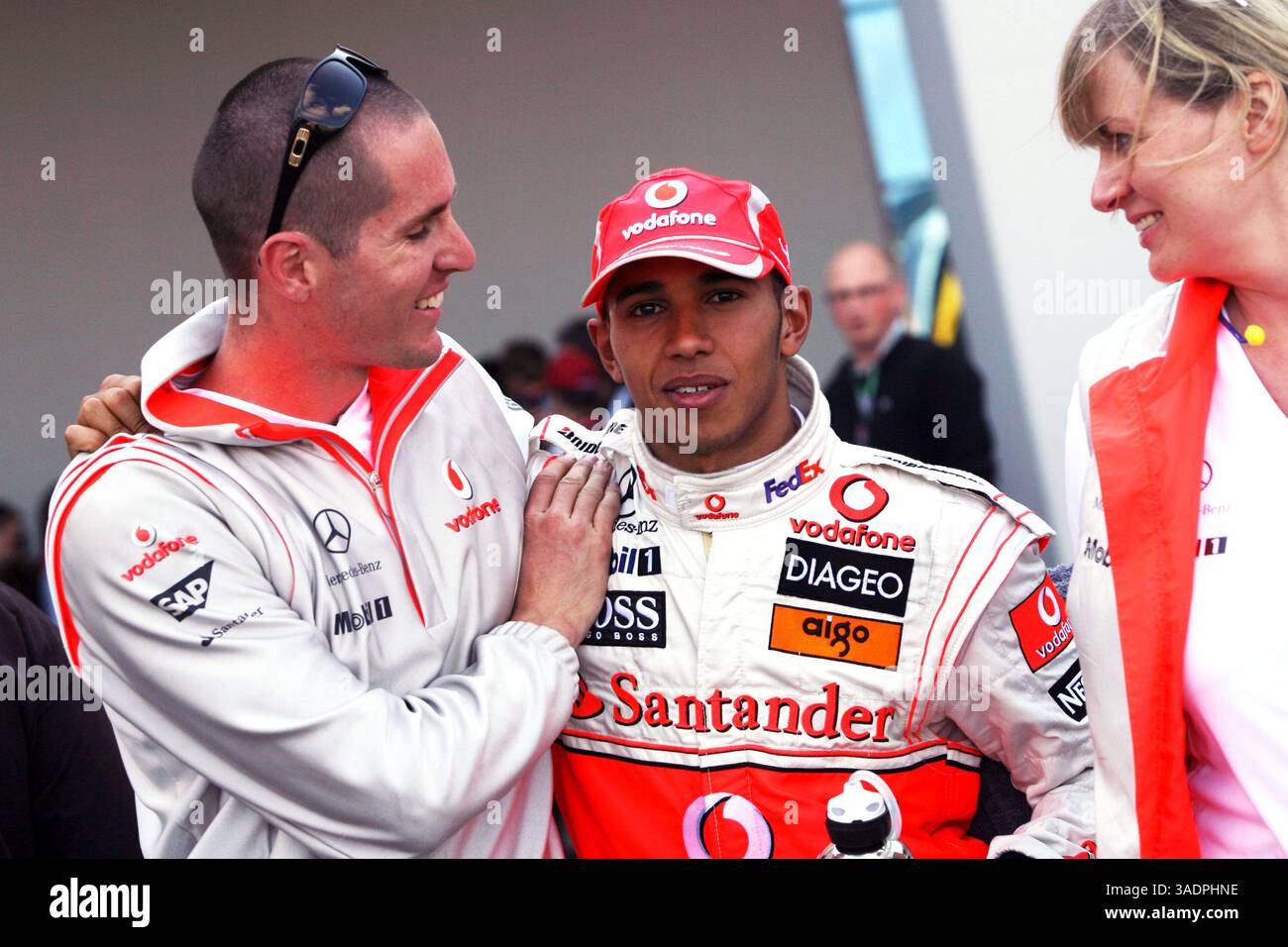 Lewis Hamilton (GBR) McLaren feiert seinen zweiten Platz mit Ellen Kolby (Credit Image: Sutton Motorsports/ZUMAPRESS.com) Stockfoto