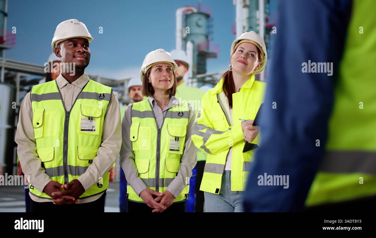 Sicherheitsschulung Für Raffinerieingenieure In Der Öl- Und Gasindustrie. Stockfoto