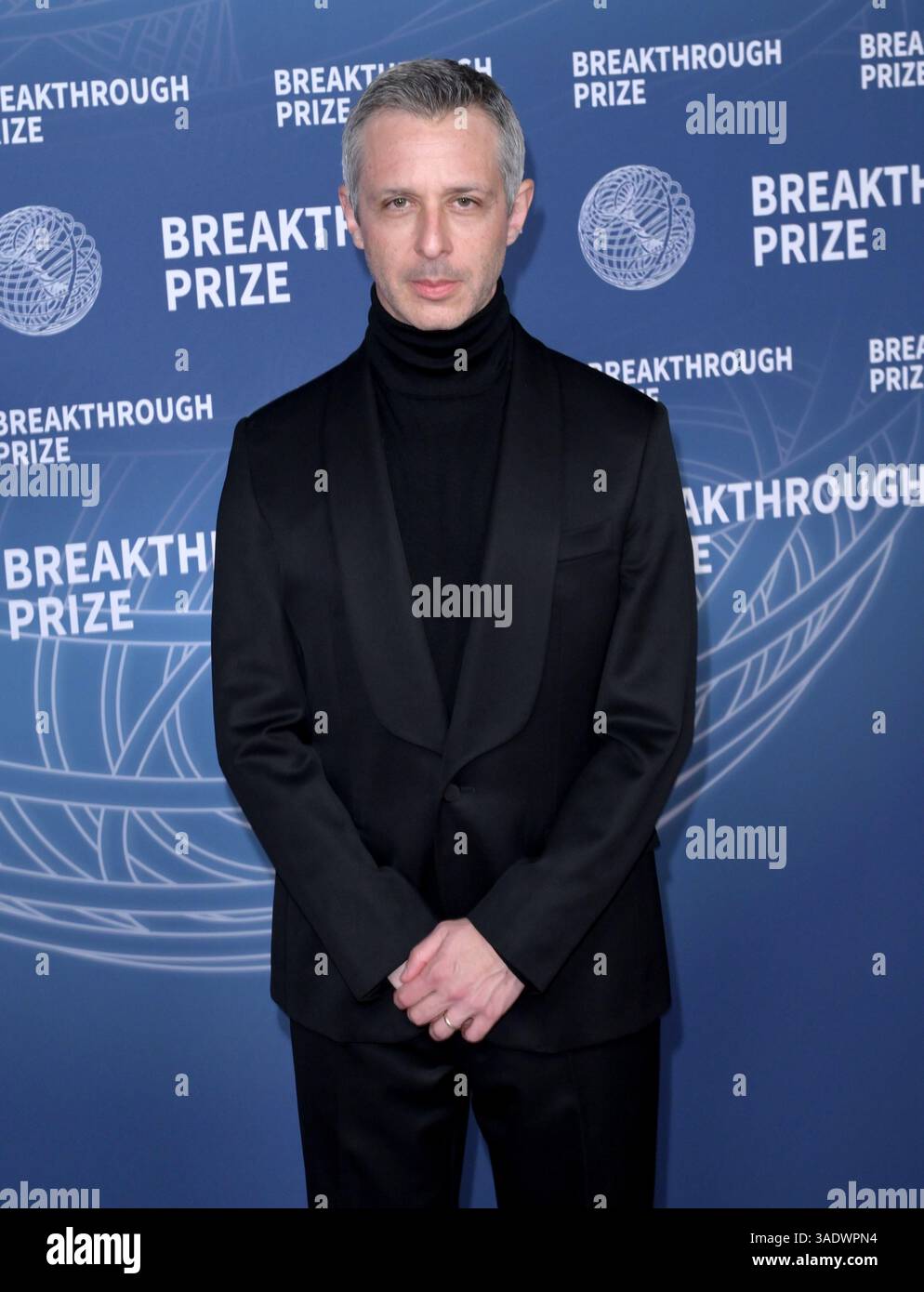 Santa Monica, CA. 02MAR2025: Jeremy Strong bei den 11. Breakthrough Prize Awards im Barker Hangar. Bild: Paul Smith/Featureflash Stockfoto