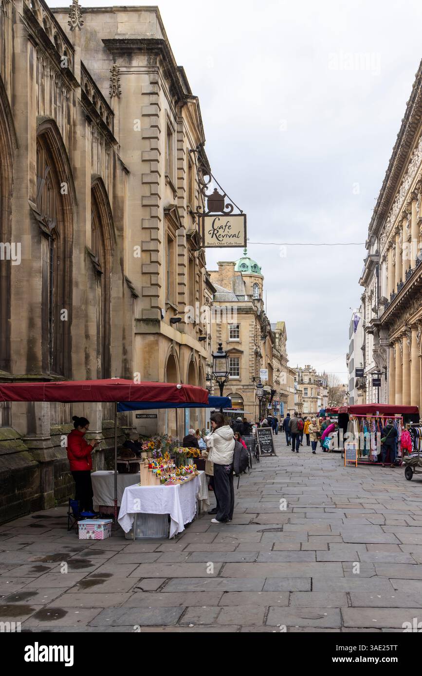 Marktstände in der historischen Altstadt von Bristol, Corn Street, Bristol, England, Großbritannien Stockfoto
