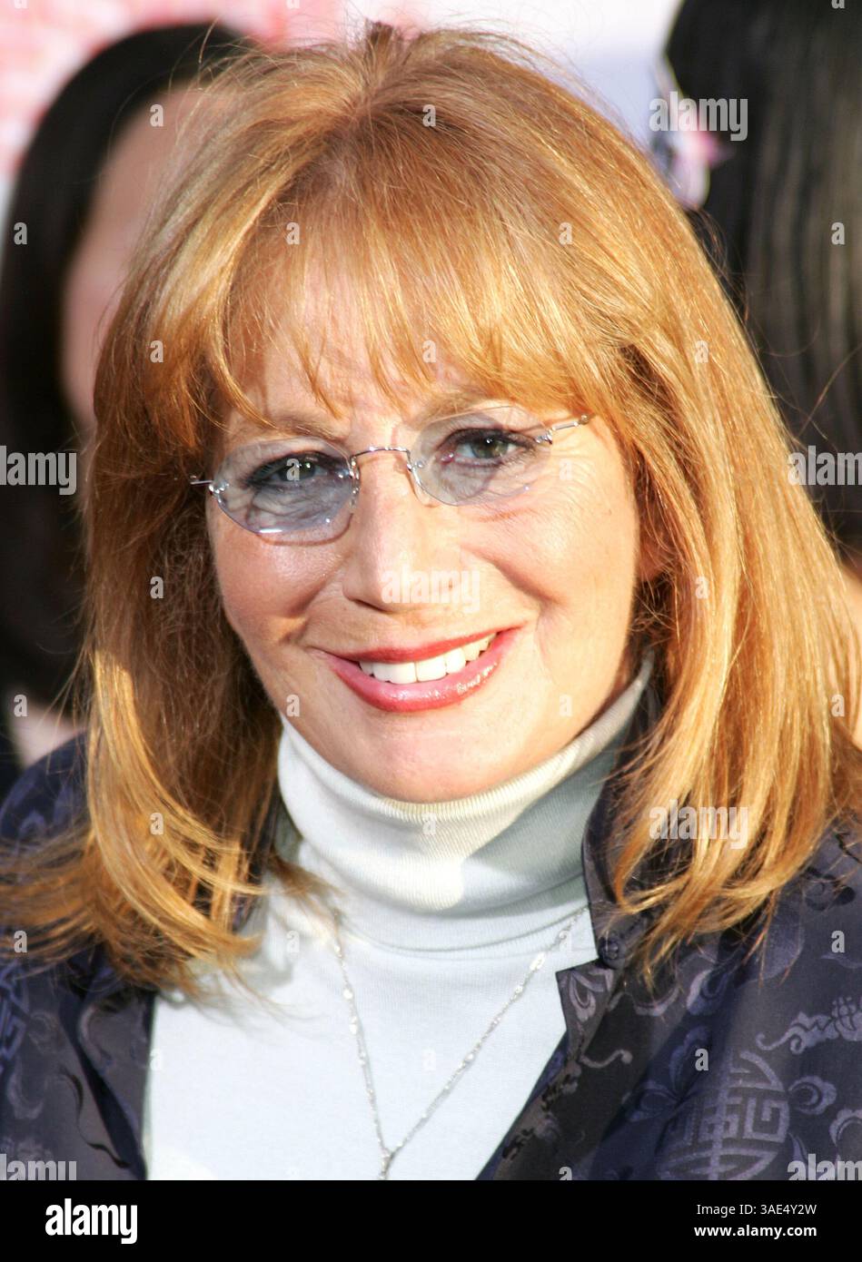 Mai 2004; Hollywood, CA, USA; Regisseur PENNY MARSHALL bei der Premiere von „Raising Helen“ im El Capitan Theatre. (Bild: Rena Durham/ZUMAPRESS.com) Stockfoto
