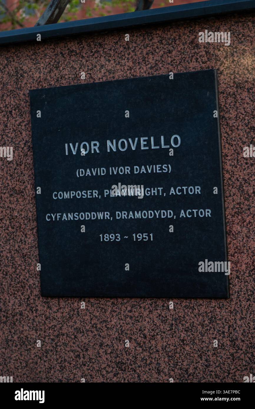 Ivor Novello Statue, Cardiff Bay, Wales Stockfoto