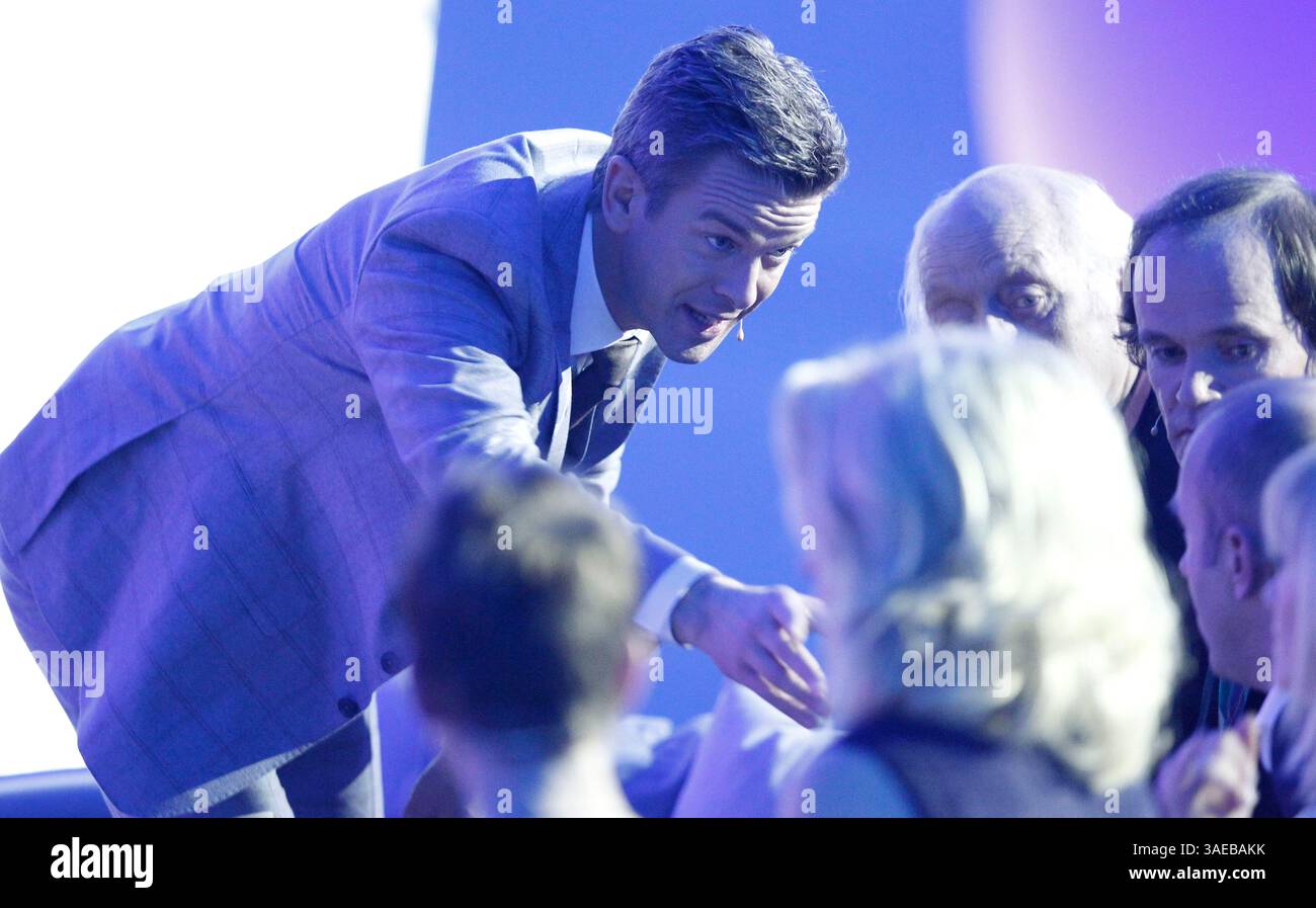 ZDF TV Show Wetten das aus Freiburg am Samstag, 08.12.2012 mit Moderator Markus Lanz aus dem Bildschirm Stockfoto