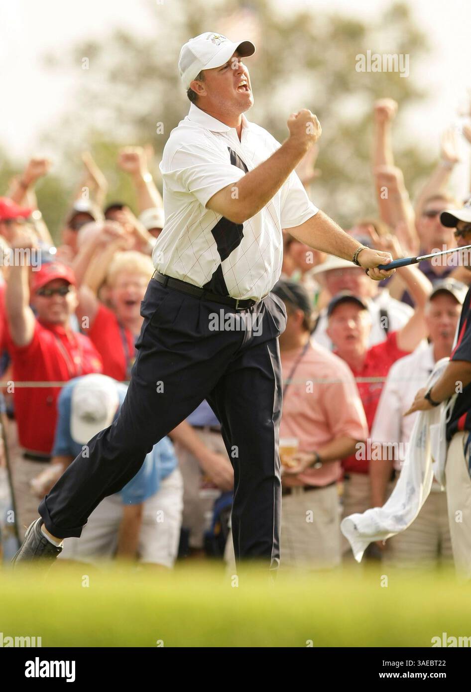 Boo Weekley pumpte seine Faust, als er am Freitag, den 19. September 2008 in Louisville, Ky, den ersten Tag des Ryder Cup im Valhalla Golf Club gewann. Foto: Mark Cornelison | Staff 6598 (Bild: Lexington Herald-Leader/ZUMAPRESS.com) Stockfoto