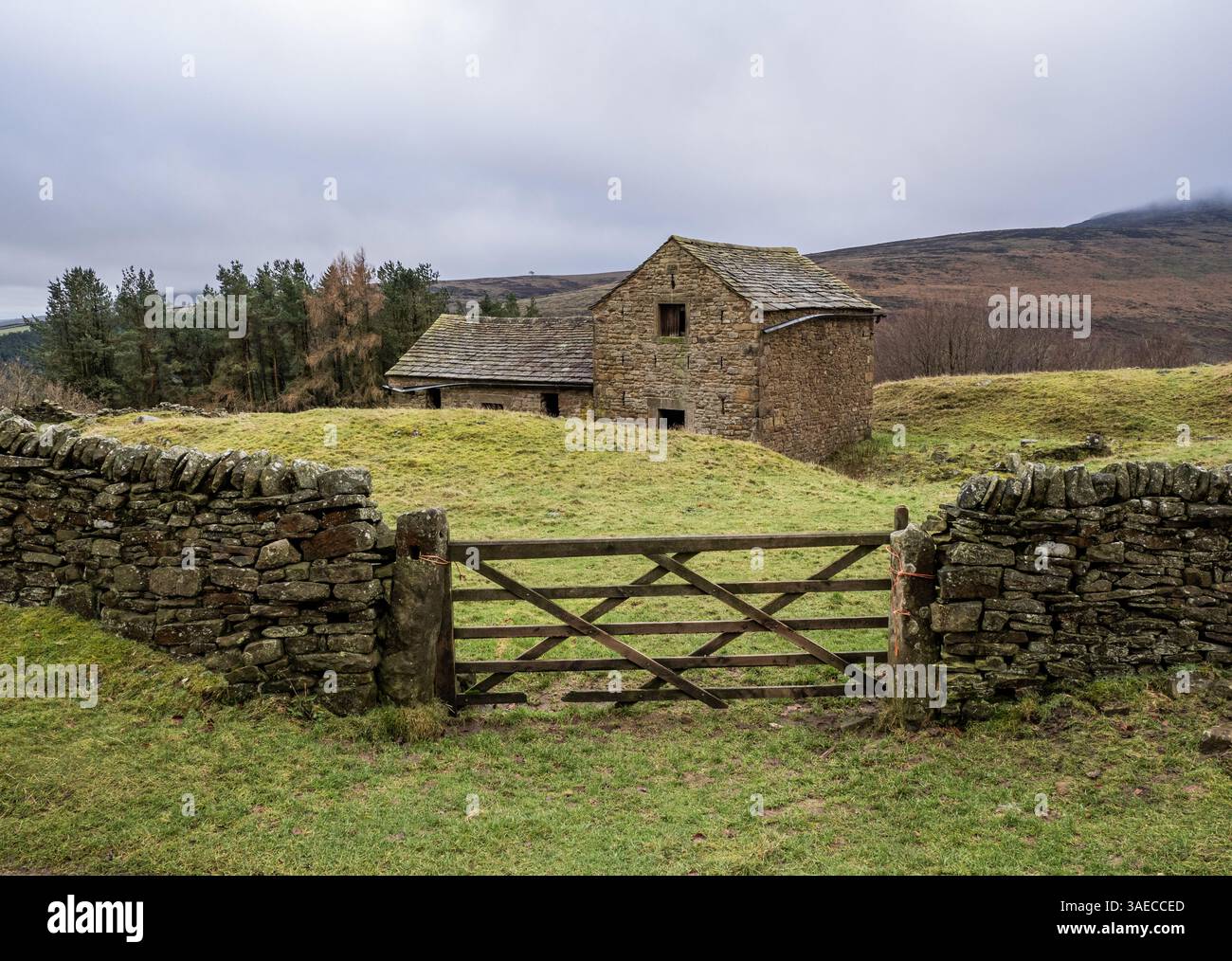 Bellhagg Barn im Winter im Derbyshire Peak District in Großbritannien Stockfoto