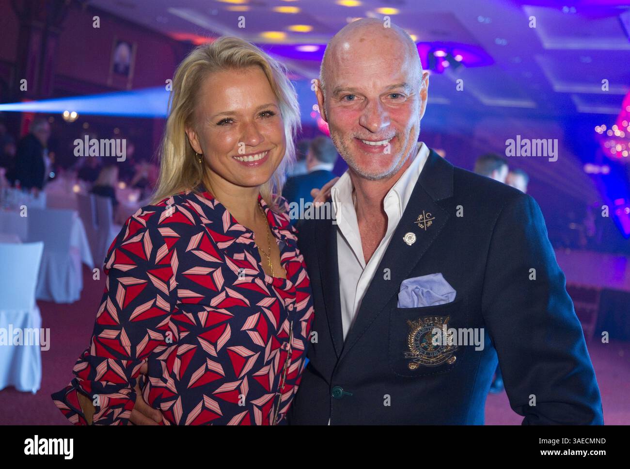 Rust, Deutschland - Mai 06, 2019: Eagles Charity Golf Cup im Europapark mit Schauspielerin Nova Meierhenrich und Schauspieler Simon Licht Stockfoto