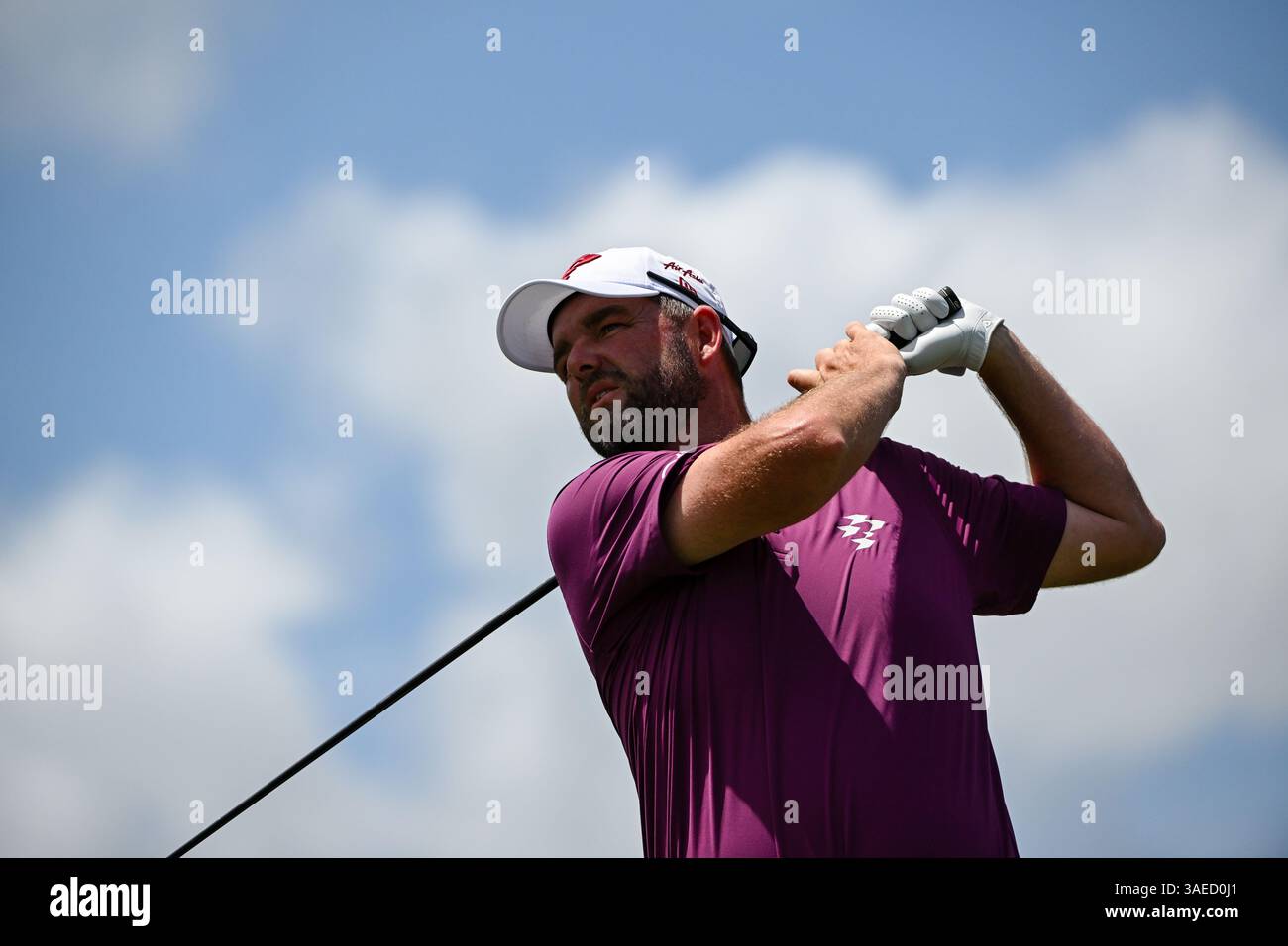 Doral, USA. April 2025. Marc Leishman von The Ripper GC schlägt am letzten Tag des LIV Golf Invitational - Miami 2025 auf dem Trump National Golf Course am 6. April 2025 in Doral, Florida ab. (Foto: JC Ruiz/SIPA USA) Credit: SIPA USA/Alamy Live News Stockfoto
