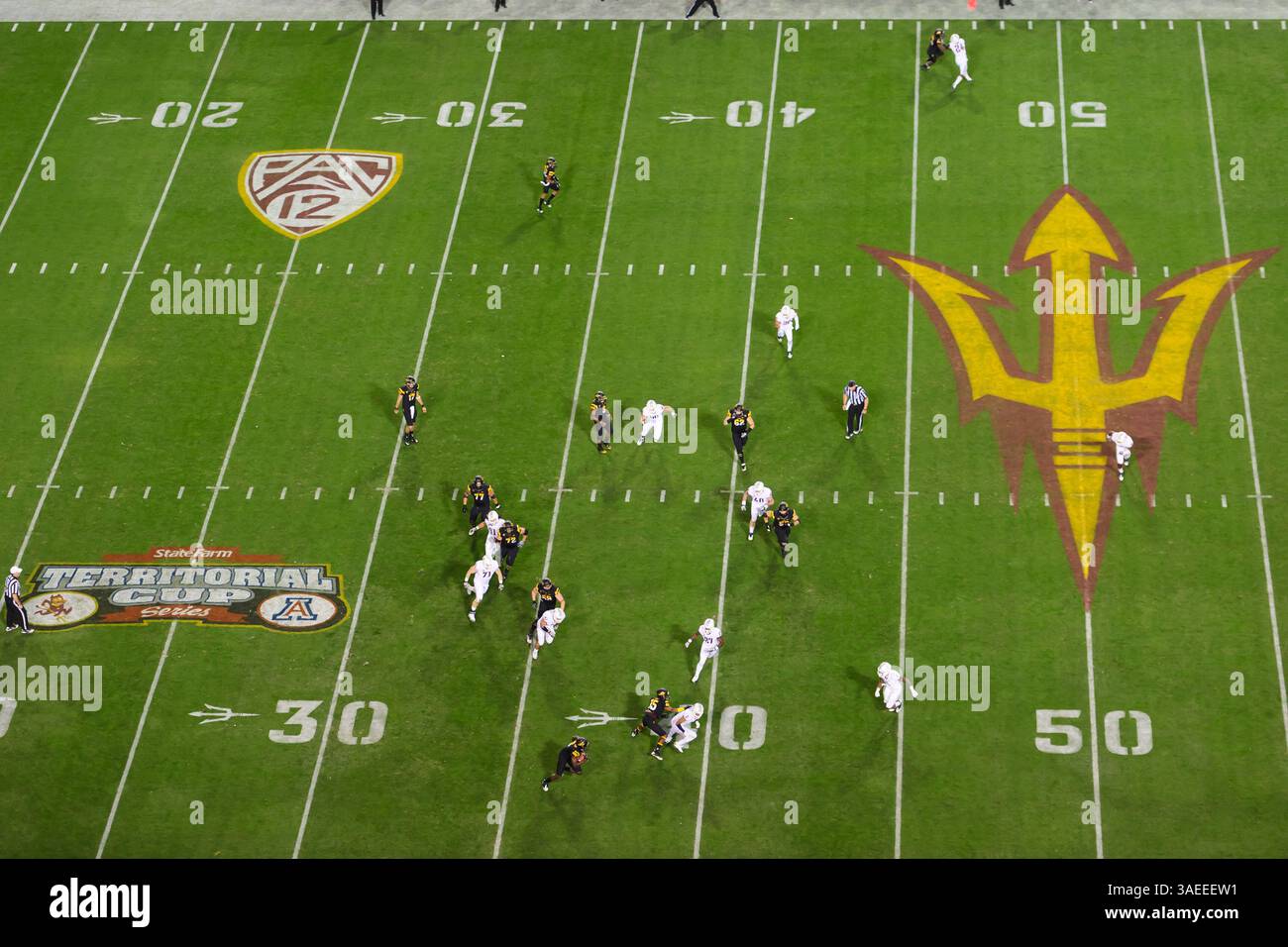 19. November 2011: Die Arizona State Sun Devils in Aktion während eines NCAA Football-Spiels zwischen den Arizona State University Sun Devils und den Arizona Wildcats im Sun Devil Stadium in Tempe, Arizona, gewonnen von den Wildcats, 31-27(Credit Image: © Max Simbron/Cal Sport Media/ZUMAPRESS.com) Stockfoto