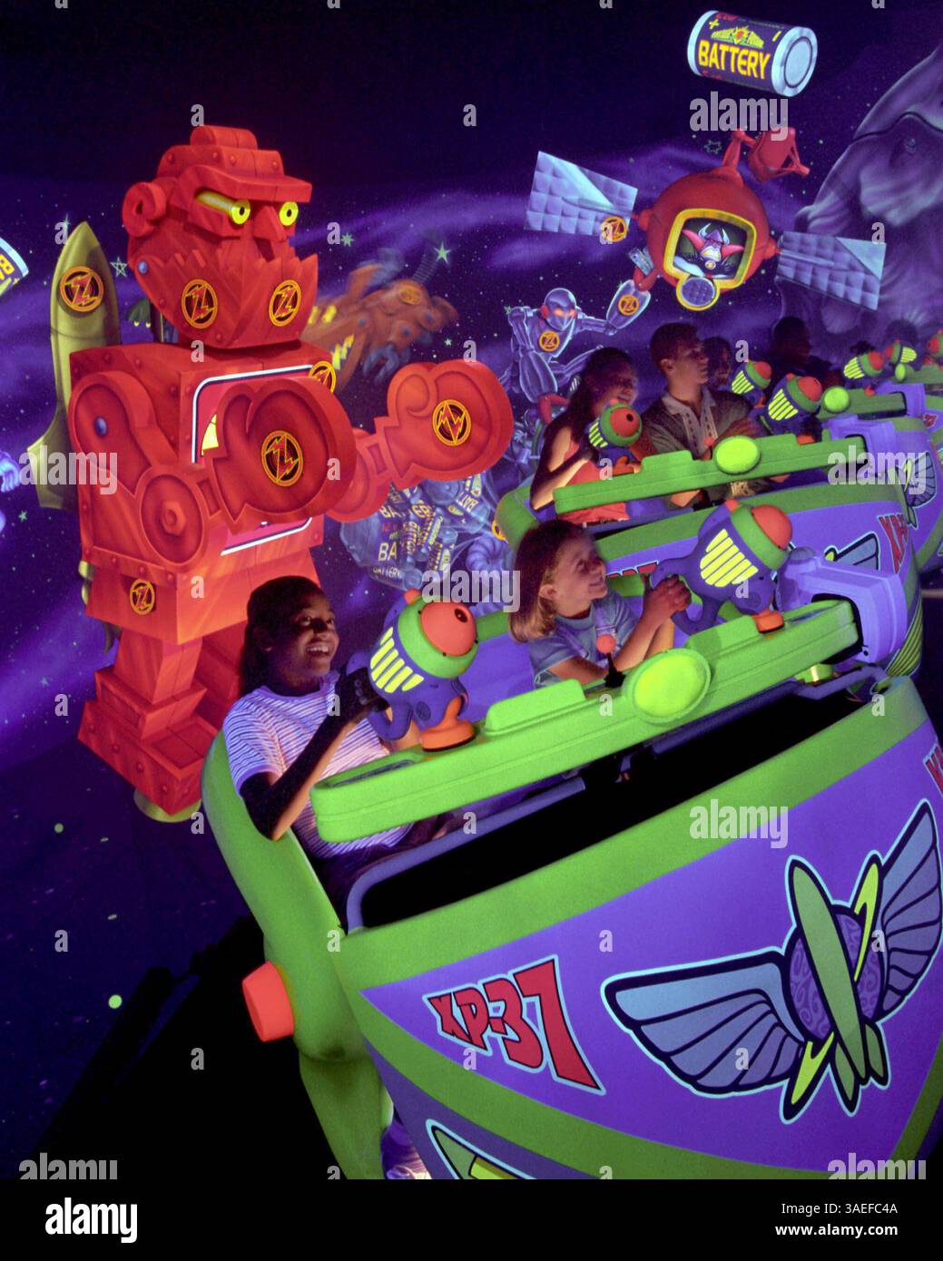 Januar 2002; Lake Buena Vista, Florida, USA; Buzz Lightyear's Space Ranger Spin, im Magic Kingdom @ Walt Disney World Resort. (Bild: Peter Stachiw/ZUMAPRESS.com) Stockfoto