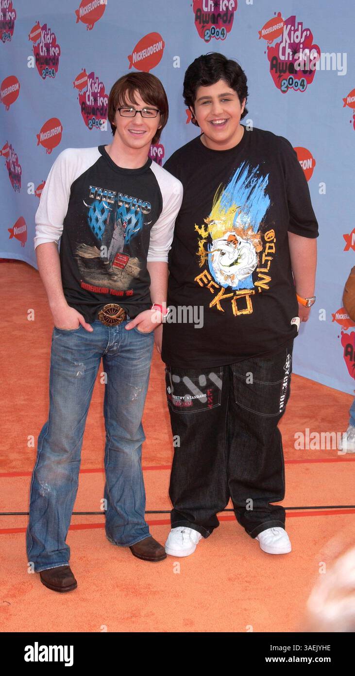 April 2004; Los Angeles, CA, USA; die Schauspieler DRAKE BELL und JOSH PECK beim 17. jährlichen Nickelodeon Kid's Choice Award im Pauley Pavillion der UCLA. . (Bild: Paul Fenton/ZUMAPRESS.com) Stockfoto April 2004; Los Angeles, CA, USA; die Schauspieler DRAKE BELL und JOSH PECK beim 17. jährlichen Nickelodeon Kid's Choice Award im Pauley Pavillion der UCLA. . (Bild: Paul Fenton/ZUMAPRESS.com) Stockfoto