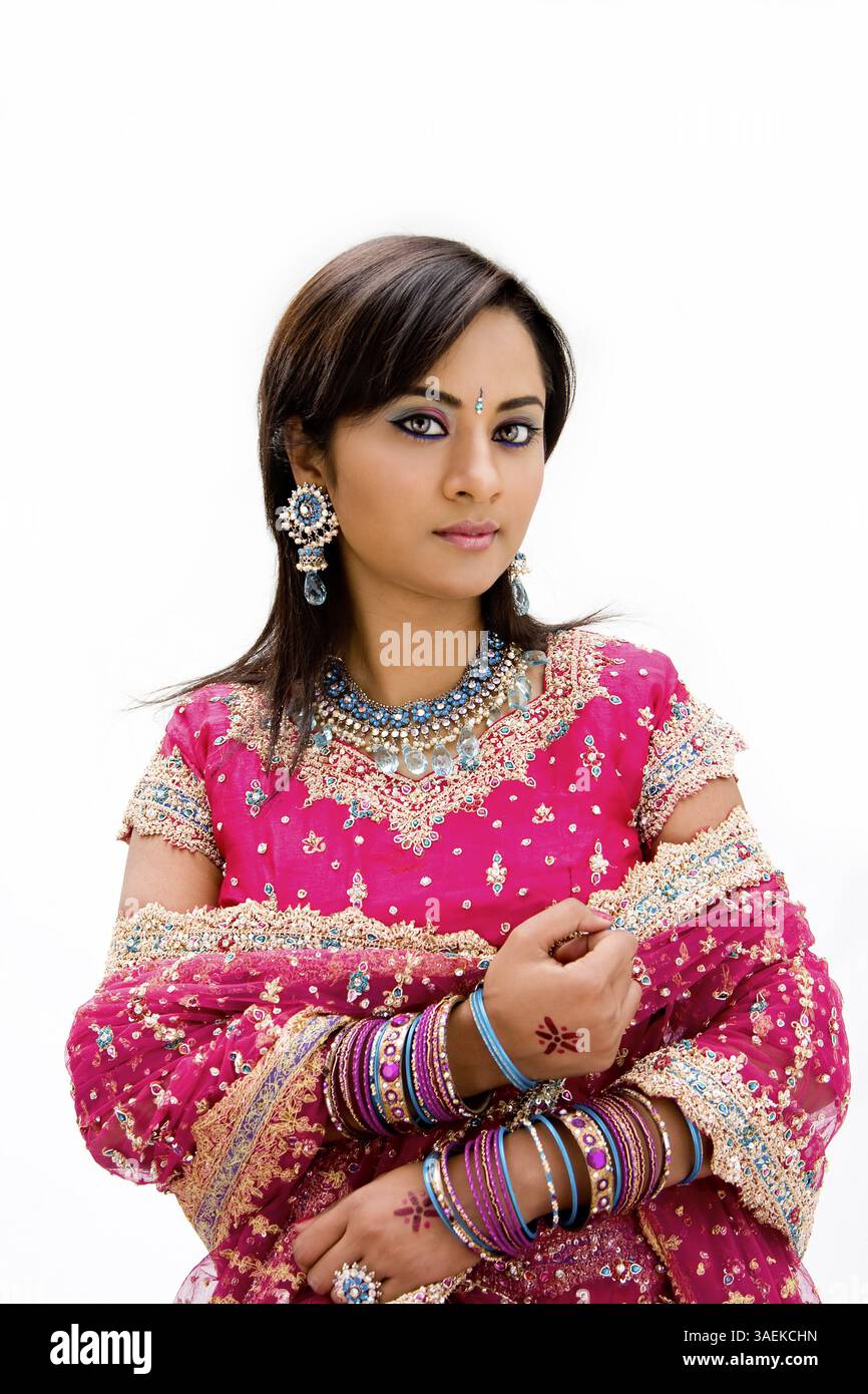 Wunderschöne Bangali Braut in bunten Kleidern, isoliert, New York, USA, Nordamerika Stockfoto