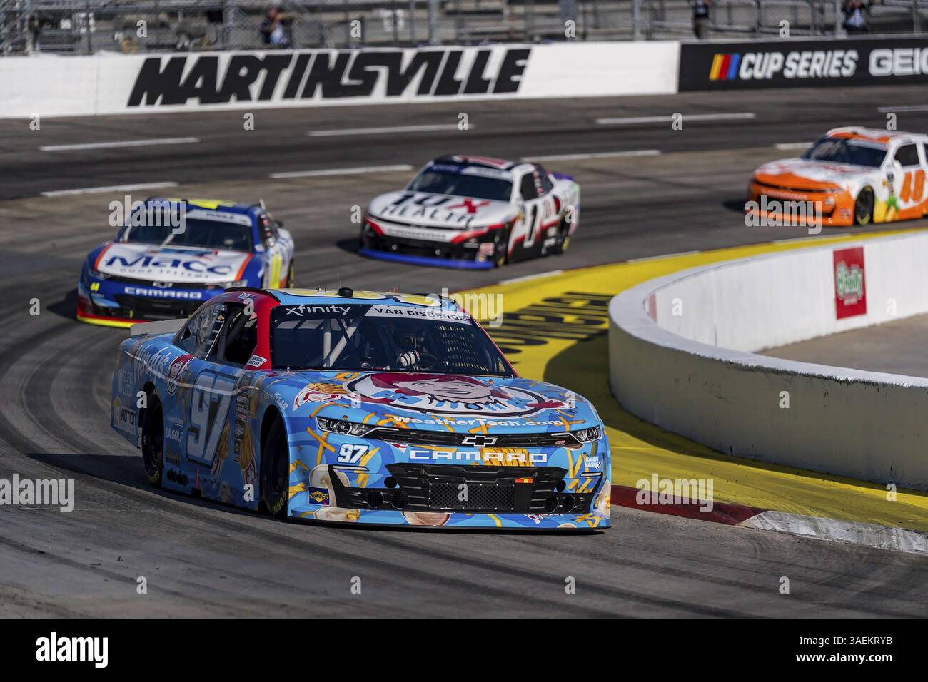 SHANE VAN GISBERGEN (97), Fahrer der NASCAR Xfinity Series, fährt während eines Trainings für den National Debt Relief 250 in Martinsvill durch Runde 4 Stockfoto