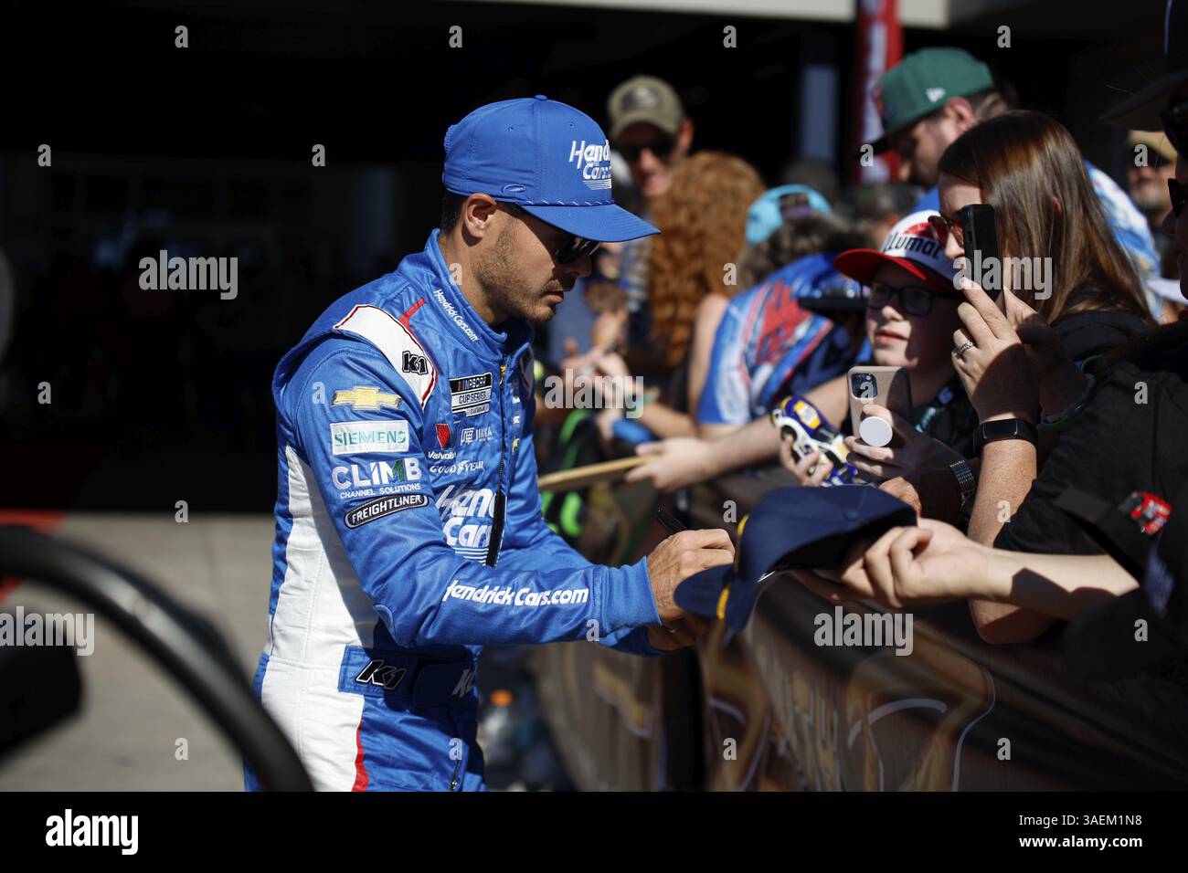 Oktober 2024: KYLE LARSON (5), Fahrer der NASCAR Cup Series, macht sich auf dem Las Vegas Motor Speedway in Las Vegas, Las Vegas, Las Vegas, für den South Point 400 bereit Stockfoto