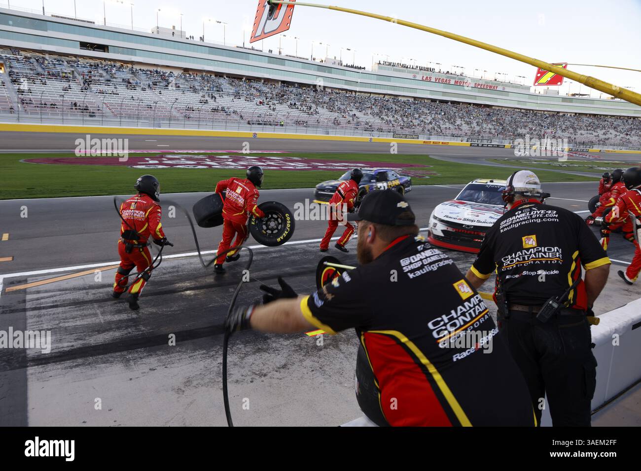 Oktober 2024-Las Vegas, NV, NASCAR Xfinity Series Fahrer DANIEL DYE (10) macht während der Ambetter Health 302 auf dem Las Vegas Motor Speedway einen Boxenstopp Stockfoto