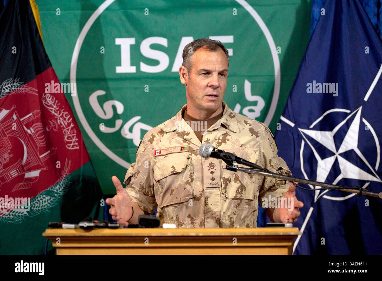 12. September 2011 - Kabul, Afghanistan - Generalmajor MICHAEL DAY stellt Fragen zur Vorbereitung der afghanischen Nationalarmee (ANA) und der afghanischen Nationalpolizei (ANP) auf einer Pressekonferenz im ISAF-Hauptquartier in Kabul. (Bild: © will van Engen/ZUMAPRESS.com) Stockfoto