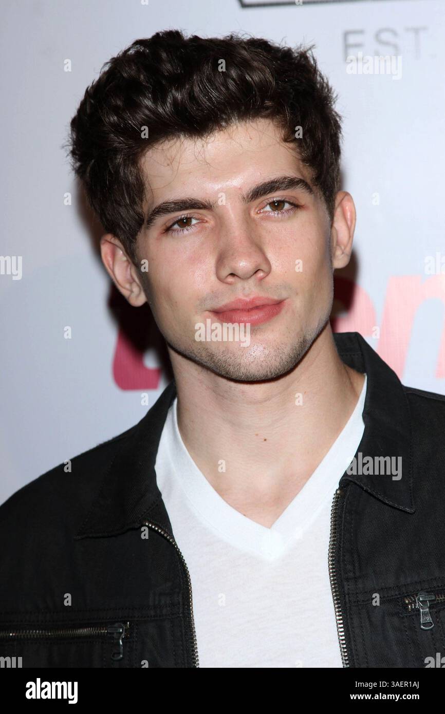 September 2011 - La, New York, USA - . . . . . . . . . . NUR US-VERKÄUFE . . . . . 23. September 2011, LA Carter Jenkins bei der 9. Jährlichen Teen Vogue Young Hollywood Party in den Paramount Studios am 23. September 2011 in Los Angeles (Foto: © Sharkpixs/ZUMAPRESS.com) Stockfoto