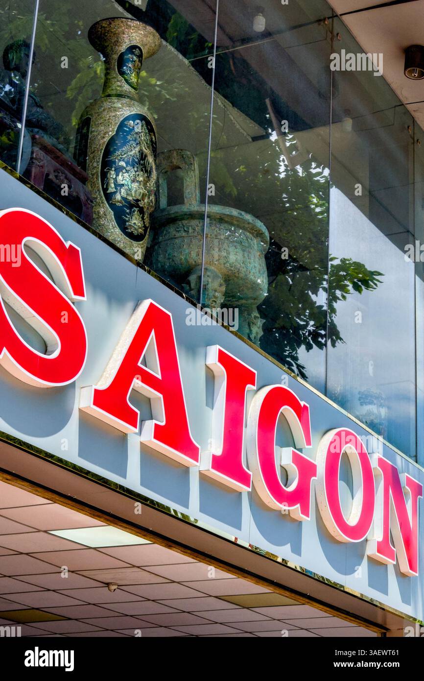 Saigon Luxury Cars Showroom Schild, Ho Chi Minh City, Vietnam Stockfoto