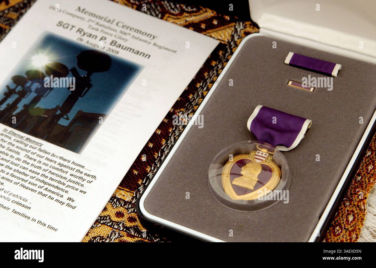 06. August 2008 - FOB Salerno, Afghanistan - die Purple Heart Medaille ...