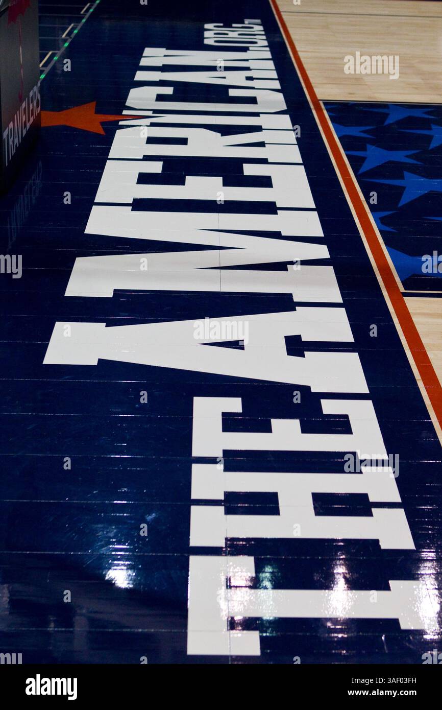 15. März 2015: Ein allgemeiner Überblick über die Baseline der American Athletic Conference vor dem Meisterschaftsspiel zwischen SMU Mustangs und Connecticut Huskies im XL Center in Hartford, Connecticut. Anthony Nesmith/Cal Sport Media (Kreditbild: © Anthony Nesmith/Cal Sport Media/ZUMAPRESS.com) Stockfoto