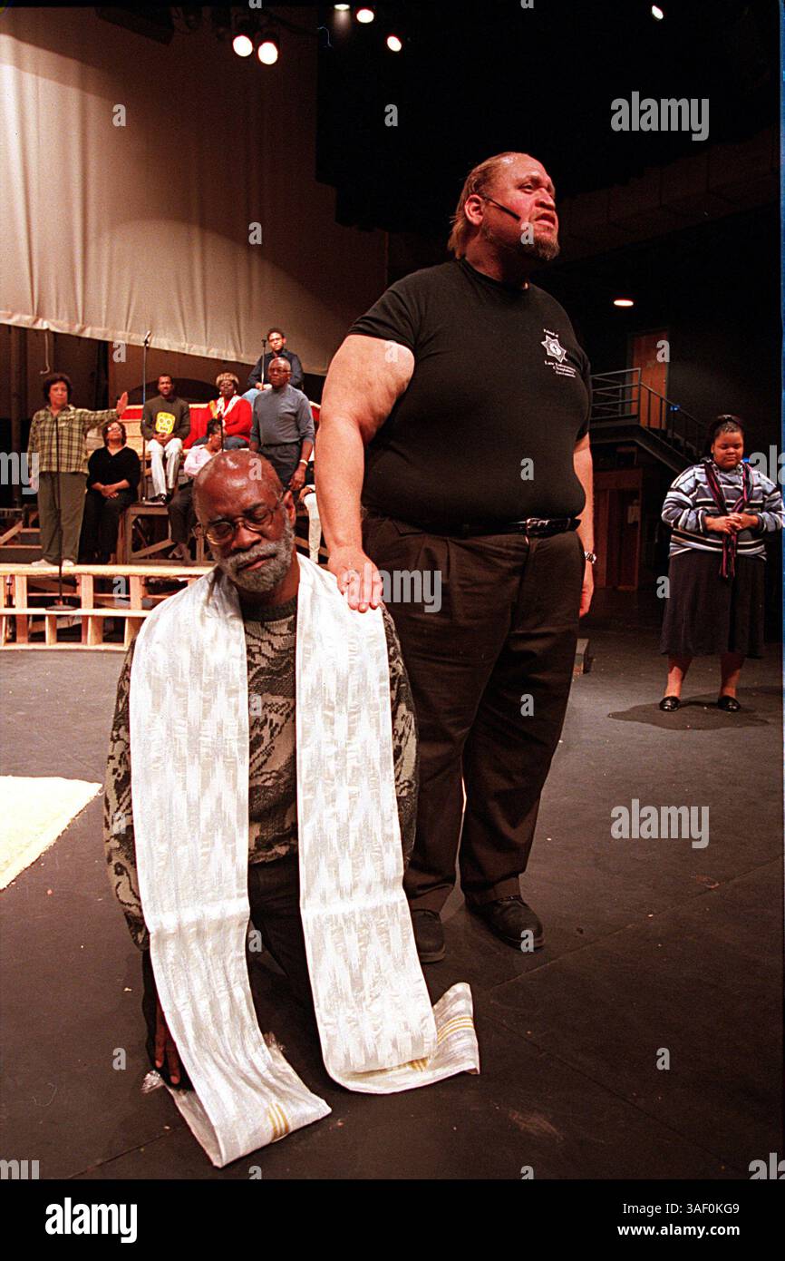 Bill Miller, Linke, und J.D. Diefenbacher Proben für die Produktion von „The Gospel at Colonus“, einer musikalischen Version von Sophecles Tragedy am Sacramento Main Theater der California State University. (Sacramento Bee/Michael A. Jones) /ZUMA Press Stockfoto