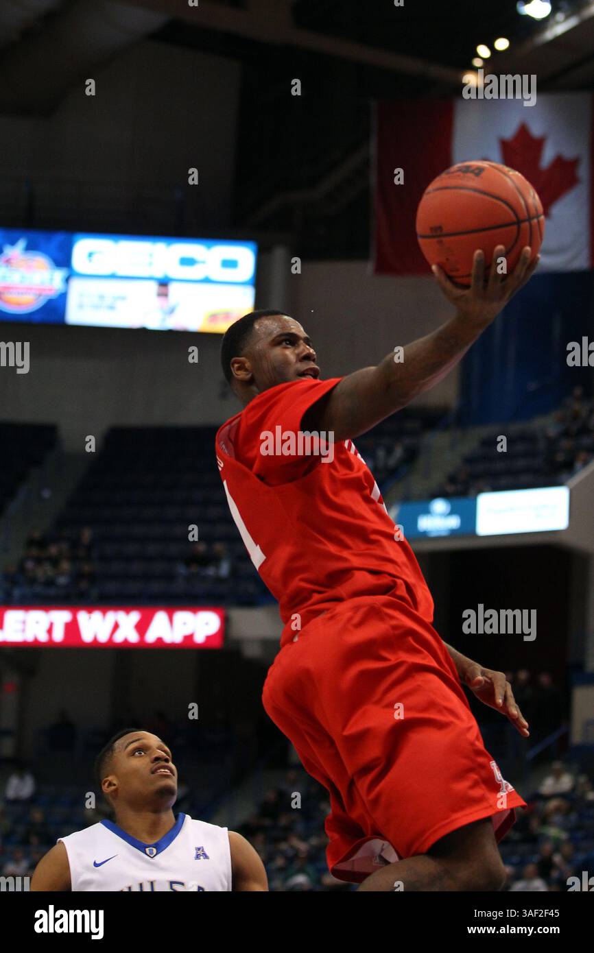 13. März 2015: Jherrod Stiggers (21) fährt während der Viertelfinalrunde des American Athletic Conference Turniers im XL Center in Hartford, Connecticut, zum Korb. Anthony Nesmith/Cal Sport Media (Kreditbild: © Anthony Nesmith/Cal Sport Media/ZUMAPRESS.com) Stockfoto