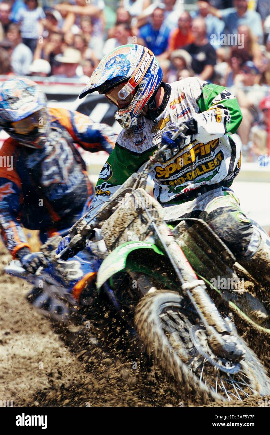 Mai 2001; Devore, Kalifornien, Usa; beim jährlichen Auftakt der AMA Motocross Mothers' Day im Glen Helen Raceway Park in San Bernadino County, KALIFORNIEN, geht es um das Ende der Indoor-Supercross-Saison und den Beginn des Sommersports. Stockfoto