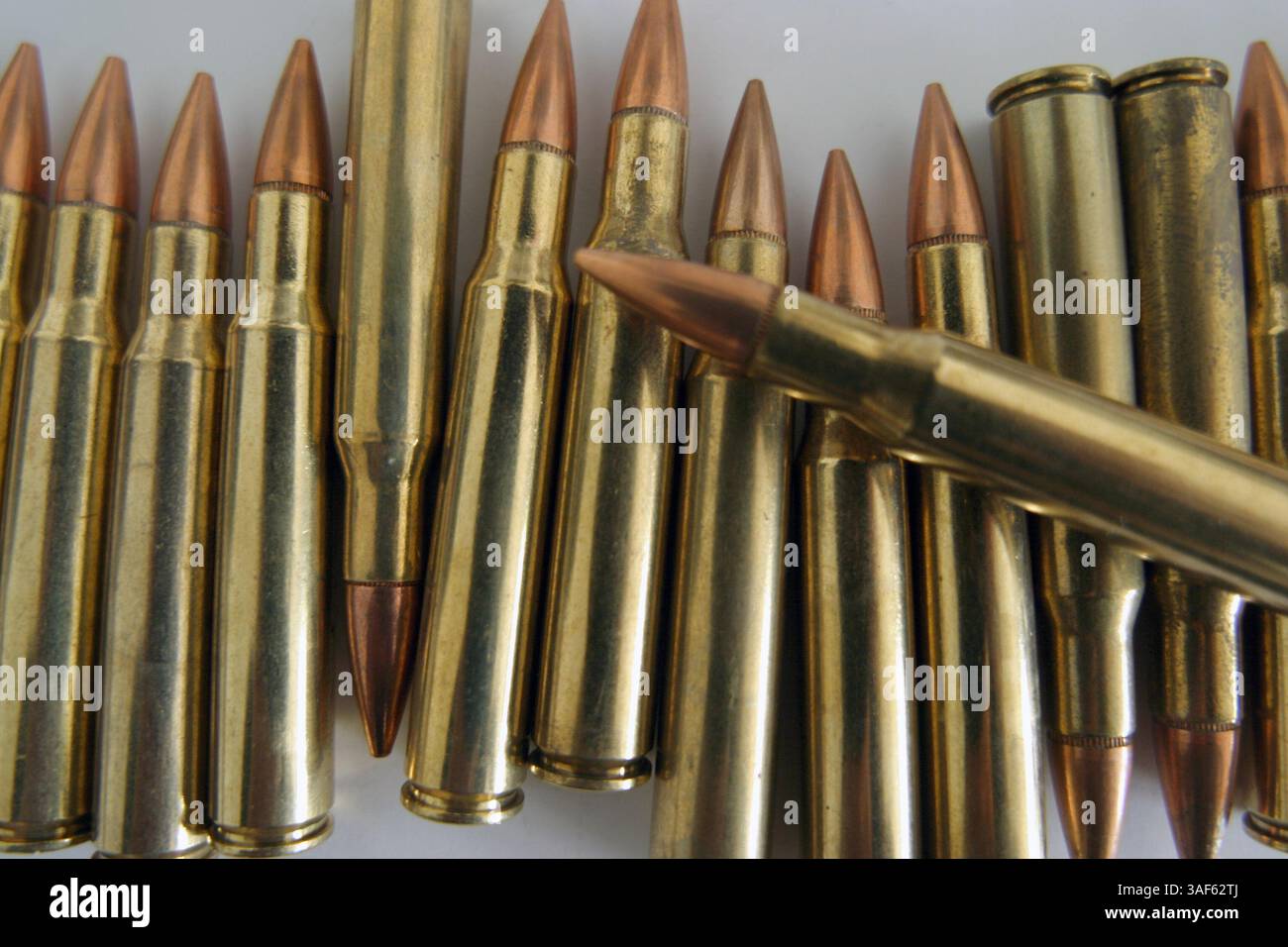 Dezember 2004; Los Angeles, CA, USA; Gewehrpatronen, Kugeln. Stockfoto