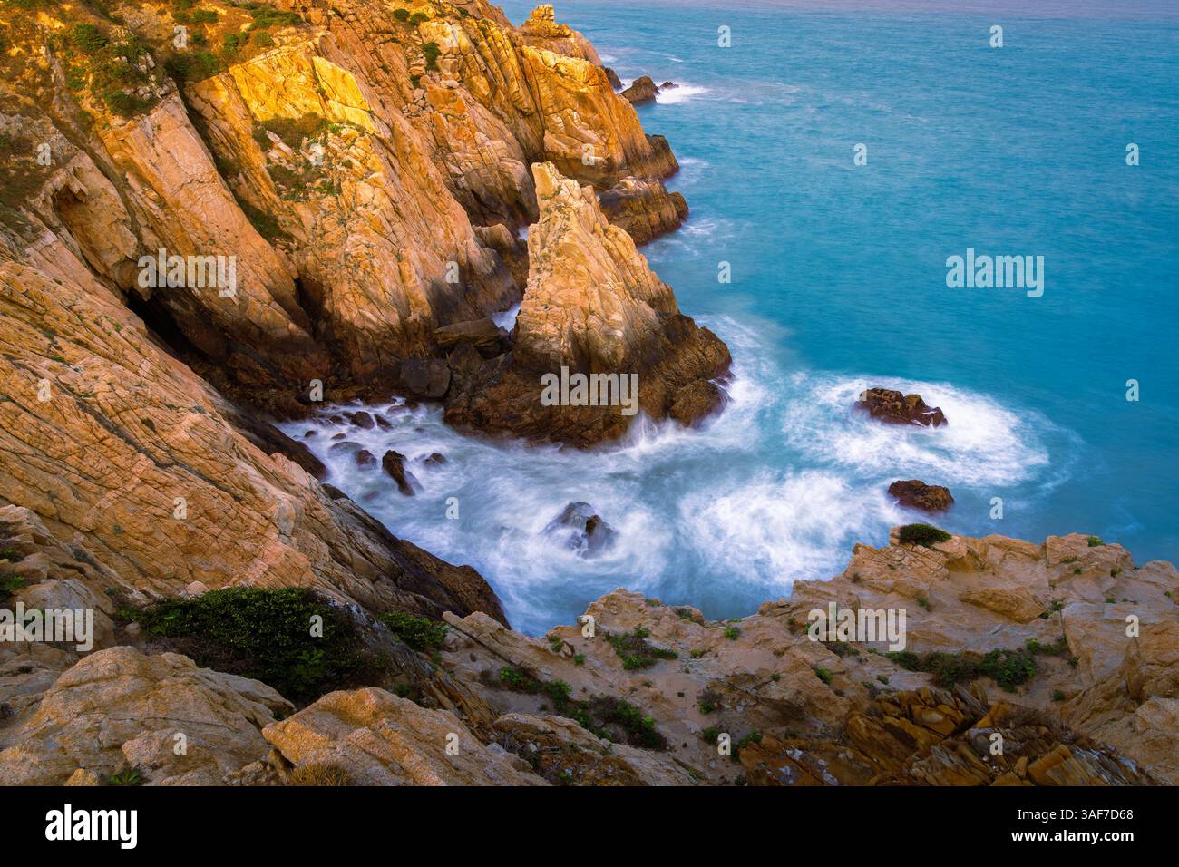 Wunderschöne Meereslandschaft und Felsen auf der Insel Dongju in taiwan Stockfoto