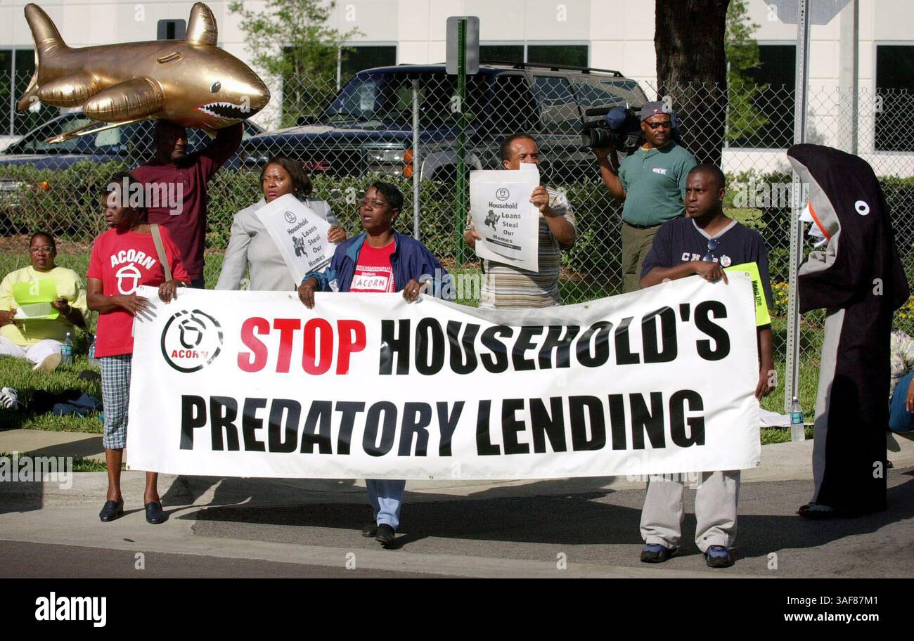 TP 121971 - - LIEFERUNG AN: Business News - - 5/8/2001 - - Brandon - - BILDUNTERSCHRIFT INFO: Mitglieder der Verbrauchergruppe ACORN (Credit Image: St Petersburg Times/ZUMAPRESS.com) Stockfoto