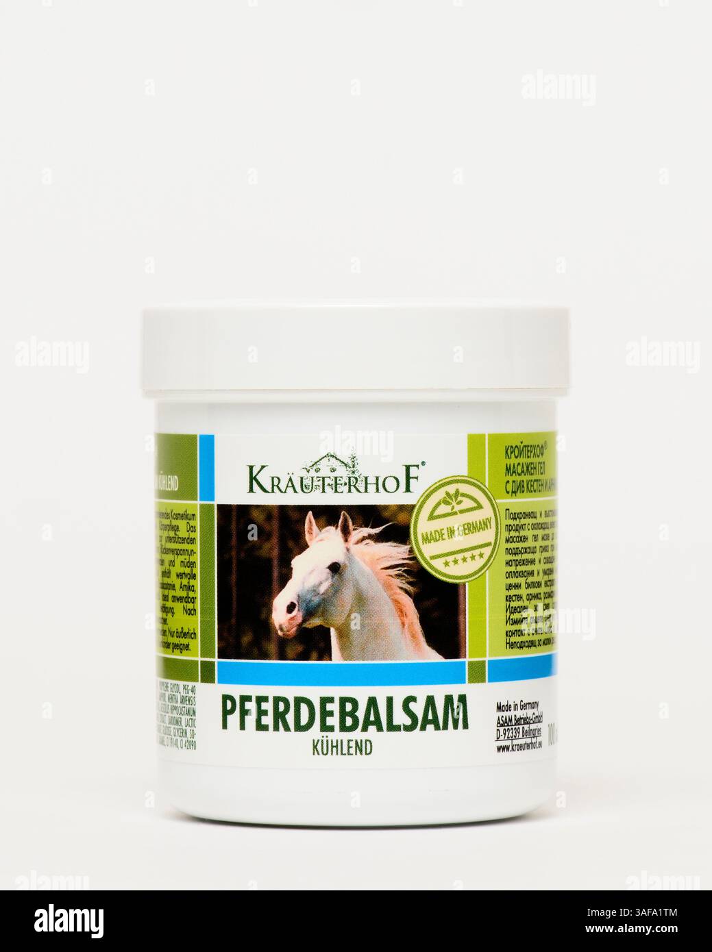 Krauterhof Wild Kastaniengel Arnika Gel, Muskelschmerzlinderung Gel Kräuter, Sport Massage Gel, Verpackung, Kräutermedizin, Kräutergel, pflanzliche Medizin Stockfoto
