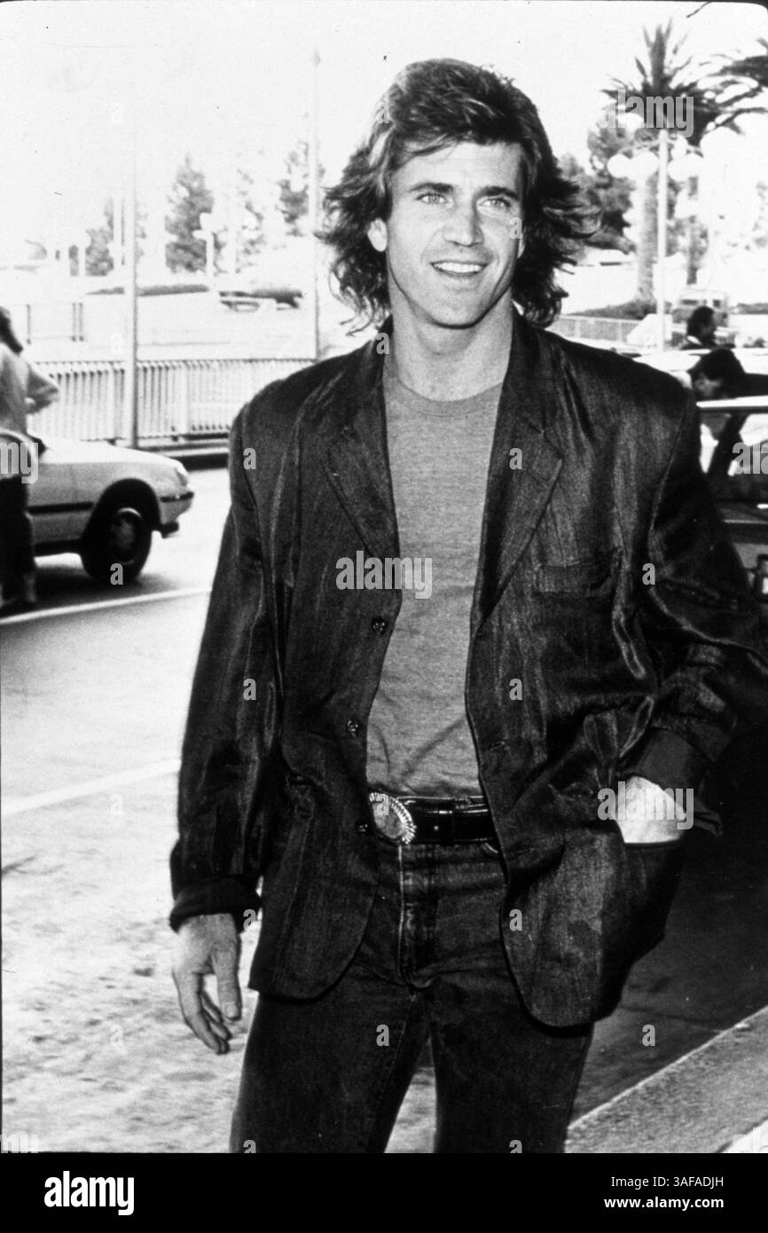 Juni 1987; Hollywood, Kalifornien, USA; 1987, Filmtitel: LETHAL WEAPON, Regisseur: RICHARD DONNER, Bild: MEL GIBSON, MEERÄSCHE. (Kreditbild: Austral/ZUMAPRESS.com) Stockfoto