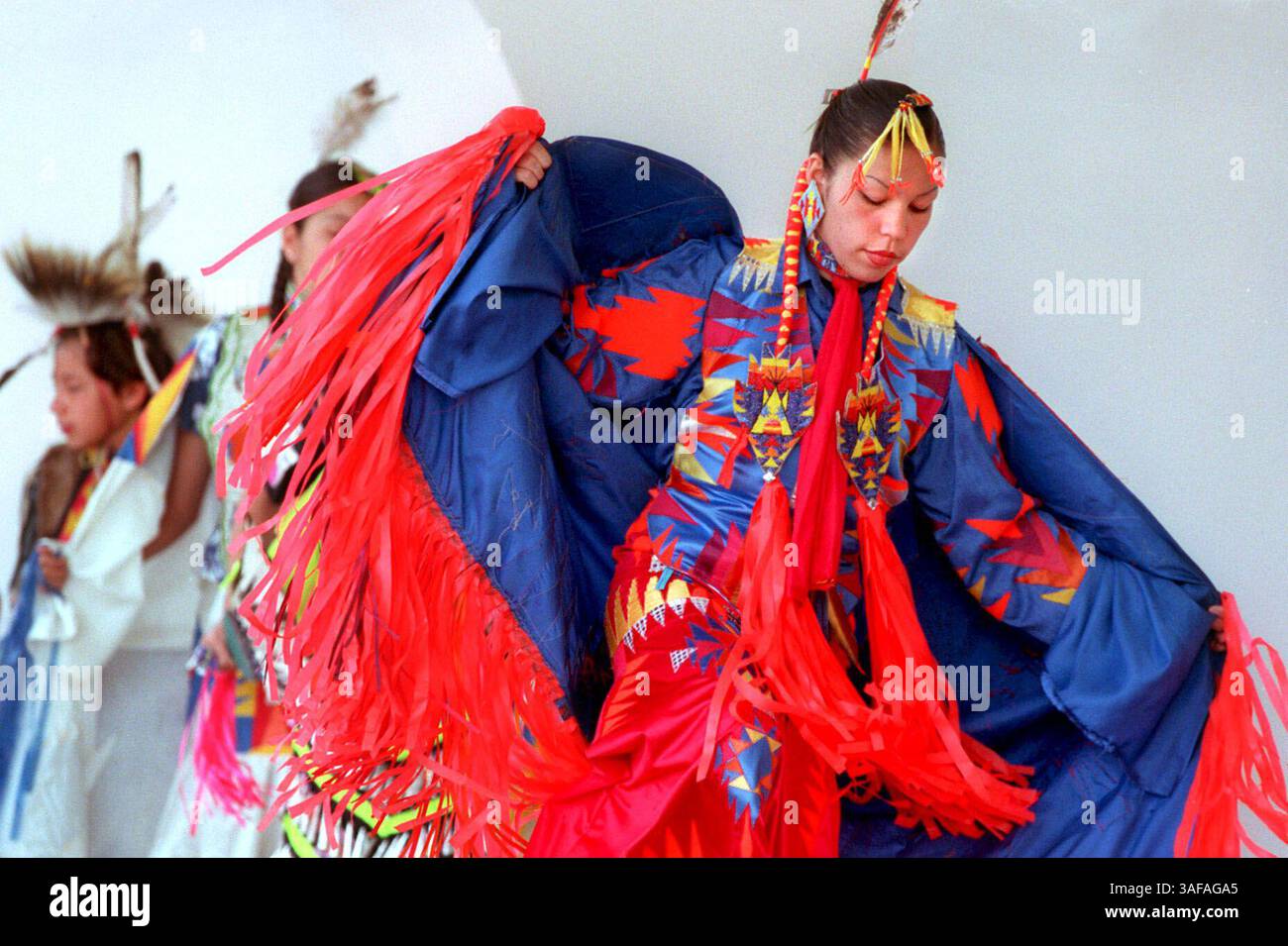 PT.82908.- - LIEFERUNG AN:.PASCO.- -.3.18.99.- -. New Port Richey. BILDINFORMATIONEN:. Amanda She Following Big Mountain (Bild: St. Petersburg Times/ZUMAPRESS.com) Stockfoto