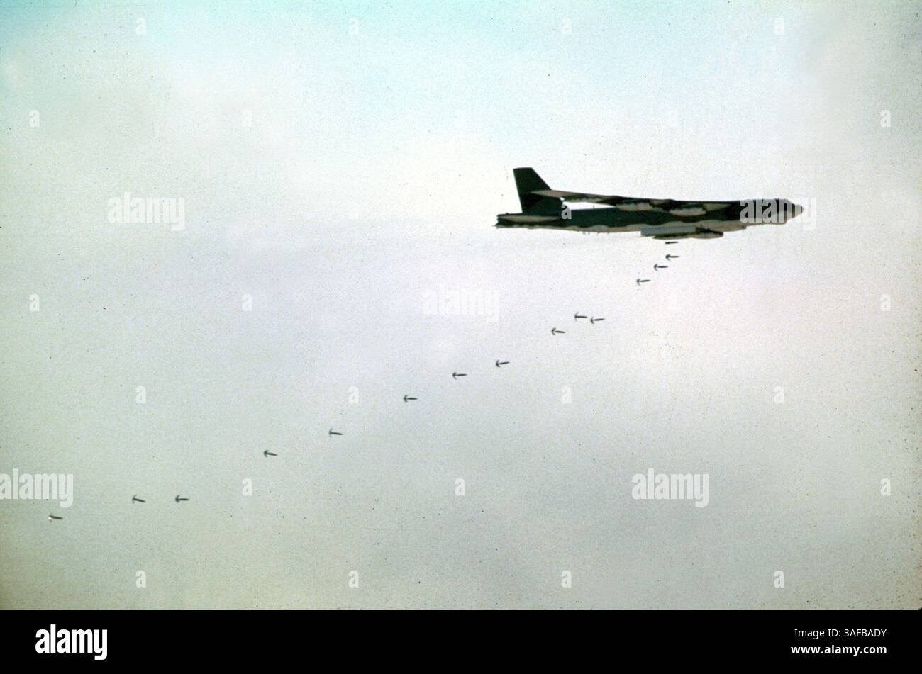 Juni 2000; USA; Datei Foto: Datum unbekannt. Der B-52 des Air Combat Command ist ein schwerer Bomber mit großer Reichweite, der eine Vielzahl von Missionen durchführen kann. Die Flexibilität des Flugzeugs war während des Vietnamkrieges und erneut in der Operation Desert Storm deutlich. Die B-52 schlugen großflächige Truppenkonzentrationen ein, bauten Installationen und Bunker auf und zerstörten die Moral der Republikanischen Garde im Irak. (Kreditbild: ZUMA Press/ZUMAPRESS.com) Stockfoto