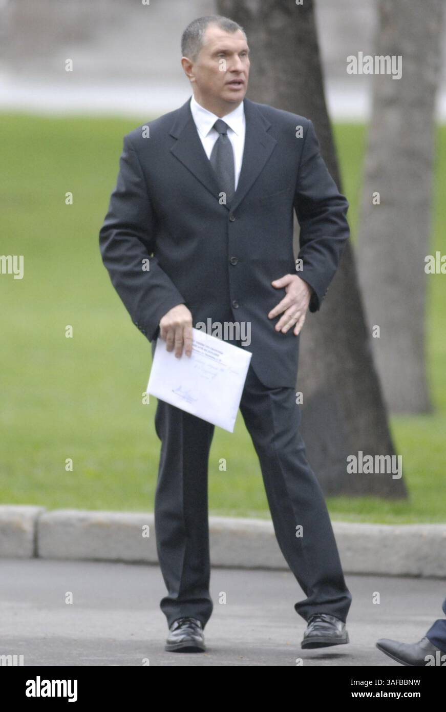 12. Mai 2008 - Moskau, Russland - der amtierende russische Premierminister Wladimir Putin kündigt am 12. Mai seine Kabinettsbesetzung an. 2008 wurde er die meisten wichtigen Minister wiederernennen und mächtige Persönlichkeiten aus seinem früheren Kreml-Team mit ihm auf sein neues Amt mitnehmen, einschließlich seiner früheren Finanz-, Wirtschafts-, Außen- und Verteidigungsminister und Beibehaltung des ehemaligen Premierministers Viktor Zubkow als Fischereiminister und erster stellvertretender Premierminister. Alexander Konovalov wird Justizminister. ABBILDUNG: IGOR SECHIN am 8. Mai 2007, nominiert als neuer Vize-Premier (Credit Image: PhotoXpress/ZUMAPRESS.com) Stockfoto