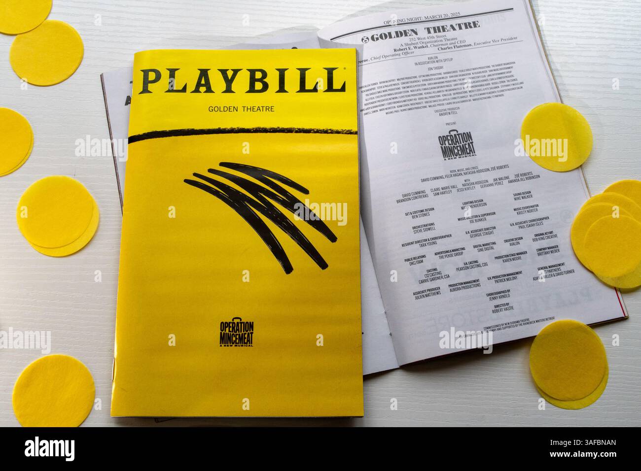 „Operation Hackeat“-Playbill aus dem Golden Theatre, New York City, USA 2025 Stockfoto
