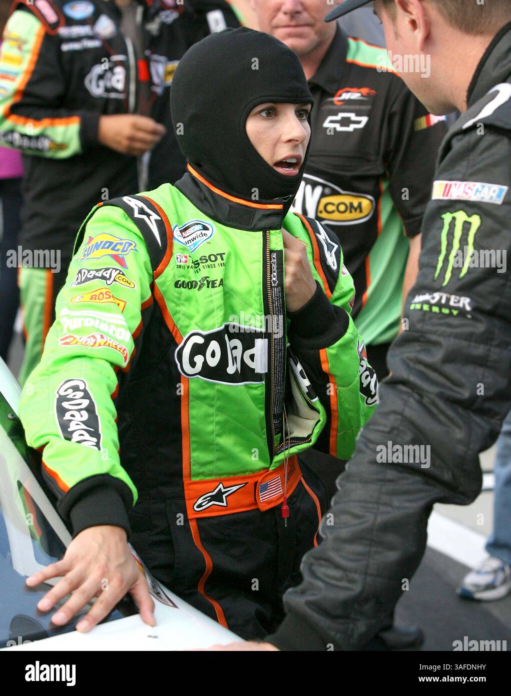 6. Juli 2012 - Daytona Beach, FL, USA - Danica Patrick bereitet sich auf die NASCAR Nationwide-Serie U-Bahn Jalapeno 250 auf dem Daytona International Speedway in Daytona Beach, Florida, am Freitag, 6. Juli 2012 vor. (Kreditbild: © Joe Burbank/Orlando Sentinel/MCT/ZUMAPRESS.com) Stockfoto