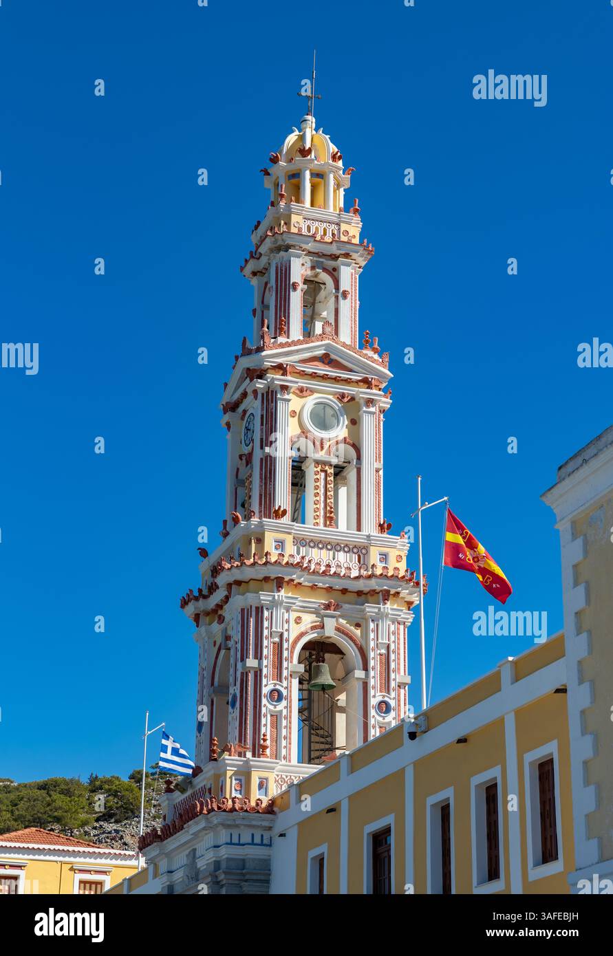 Ein Bild des Turms im Heiligen Kloster des Taxiarchen Michael Panormitis. Stockfoto