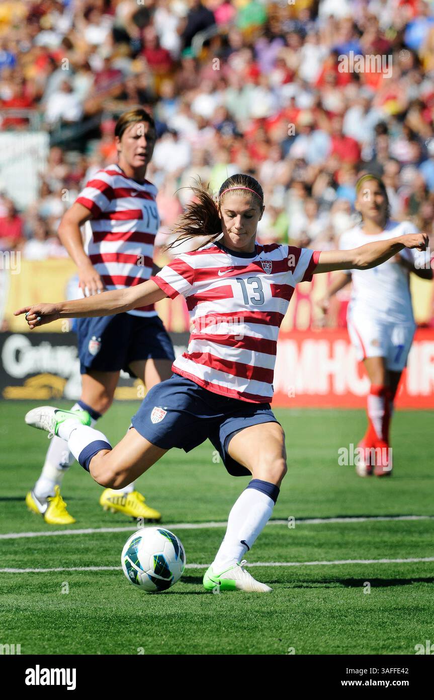 1. September 2012: US-Stürmer Alex Morgan (13) besiegte Costa Rica 8-0 in einem ausstellbaren Frauenfußballspiel im Sahlen's Stadium in Rochester, NY. (Kreditbild: © Alan Schwartz/Cal Sport Media/ZUMAPRESS.com) Stockfoto